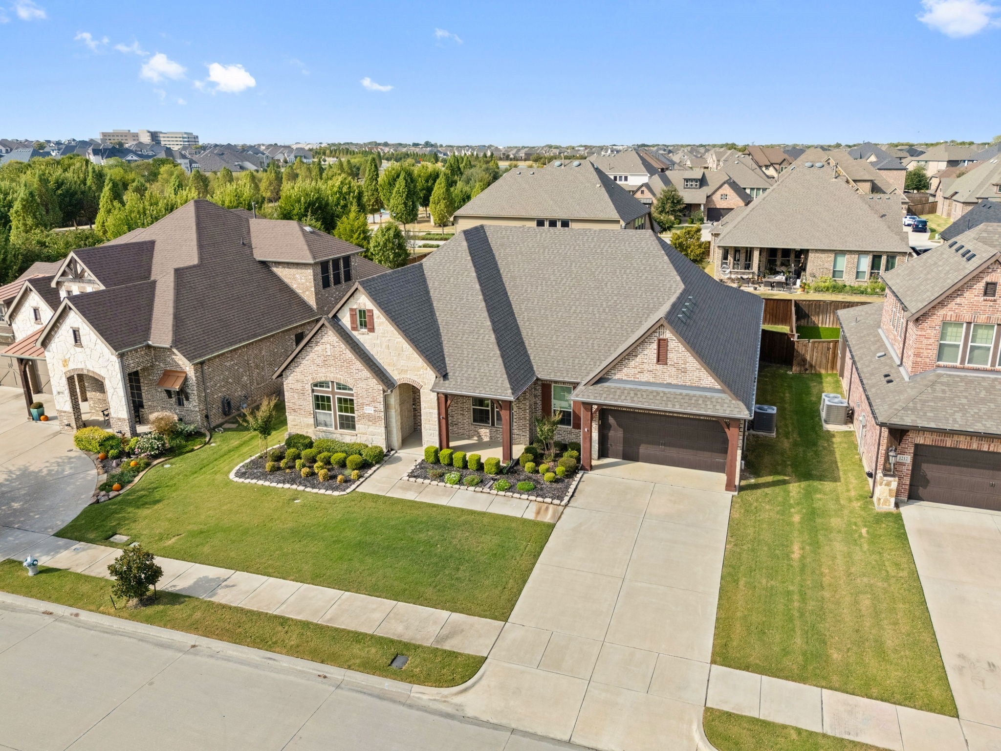 Mansfield, Texas, 76063, United States, 4 Bedrooms Bedrooms, ,4 BathroomsBathrooms,Residential,For Sale,1979956