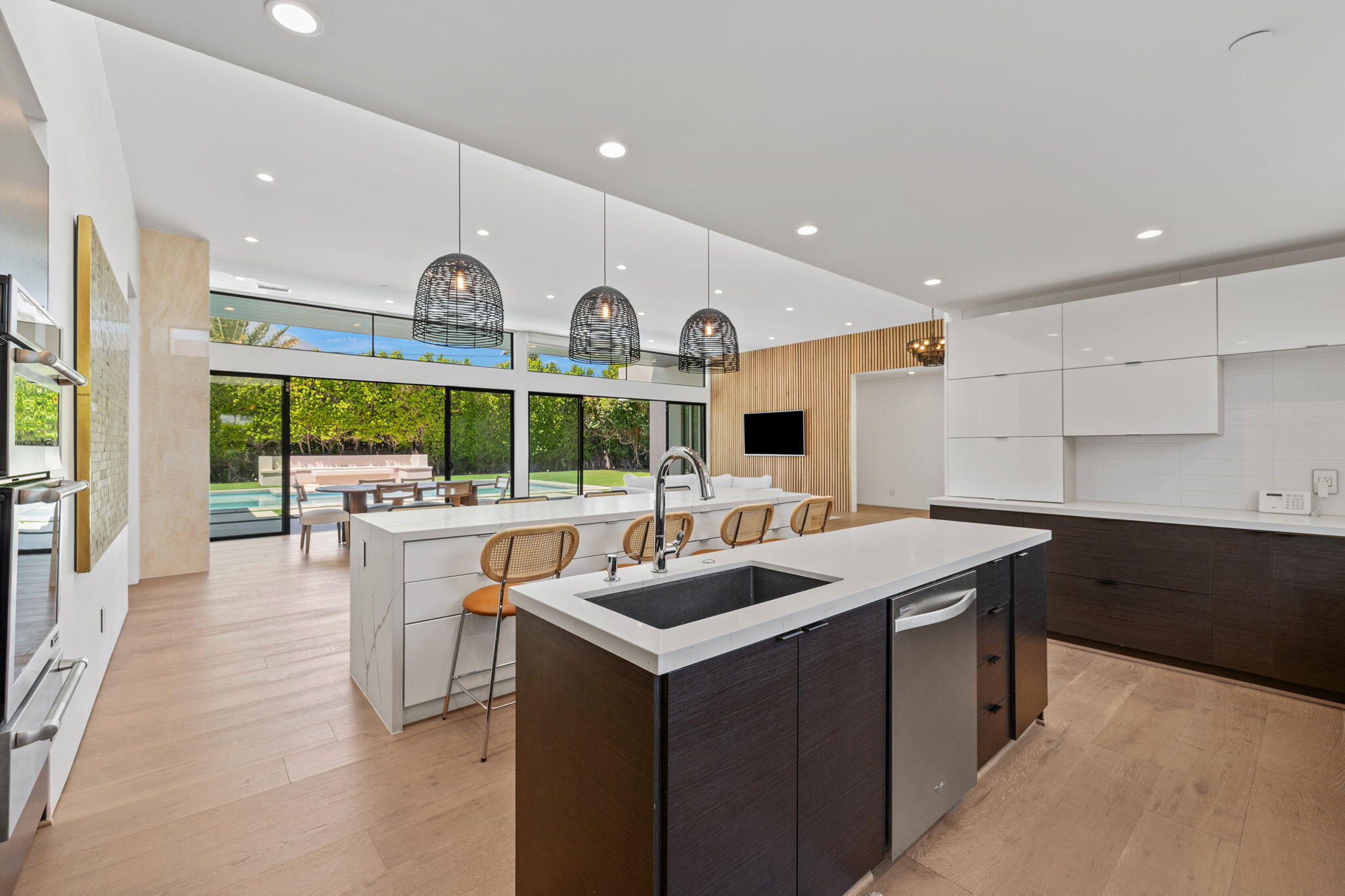 Palm Springs, California, 92262, United States, 5 Bedrooms Bedrooms, ,4 BathroomsBathrooms,Residential,For Sale,1805387