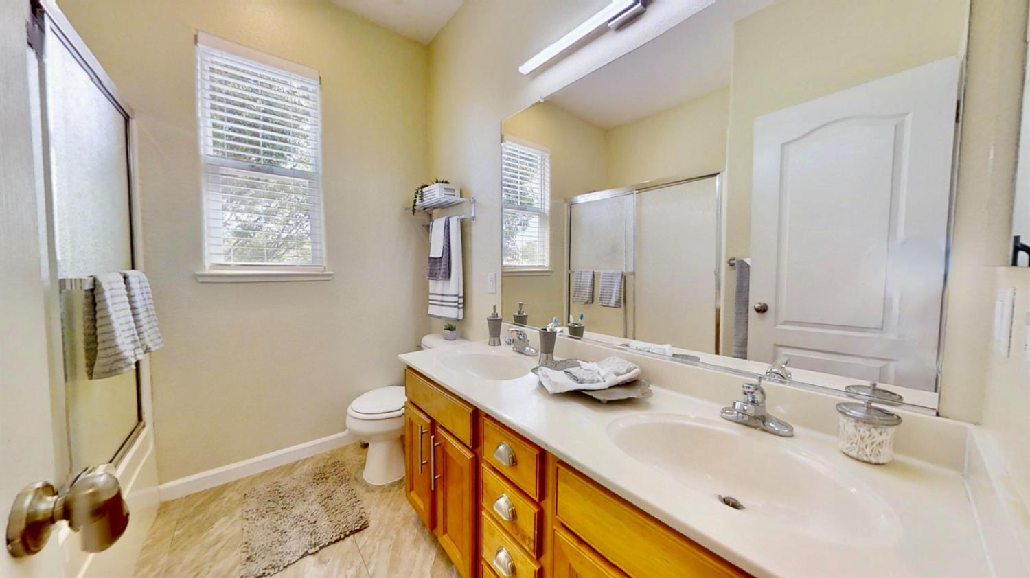 Sacramento, California, 95835, United States, 4 Bedrooms Bedrooms, ,3 BathroomsBathrooms,Residential,For Sale,1887993