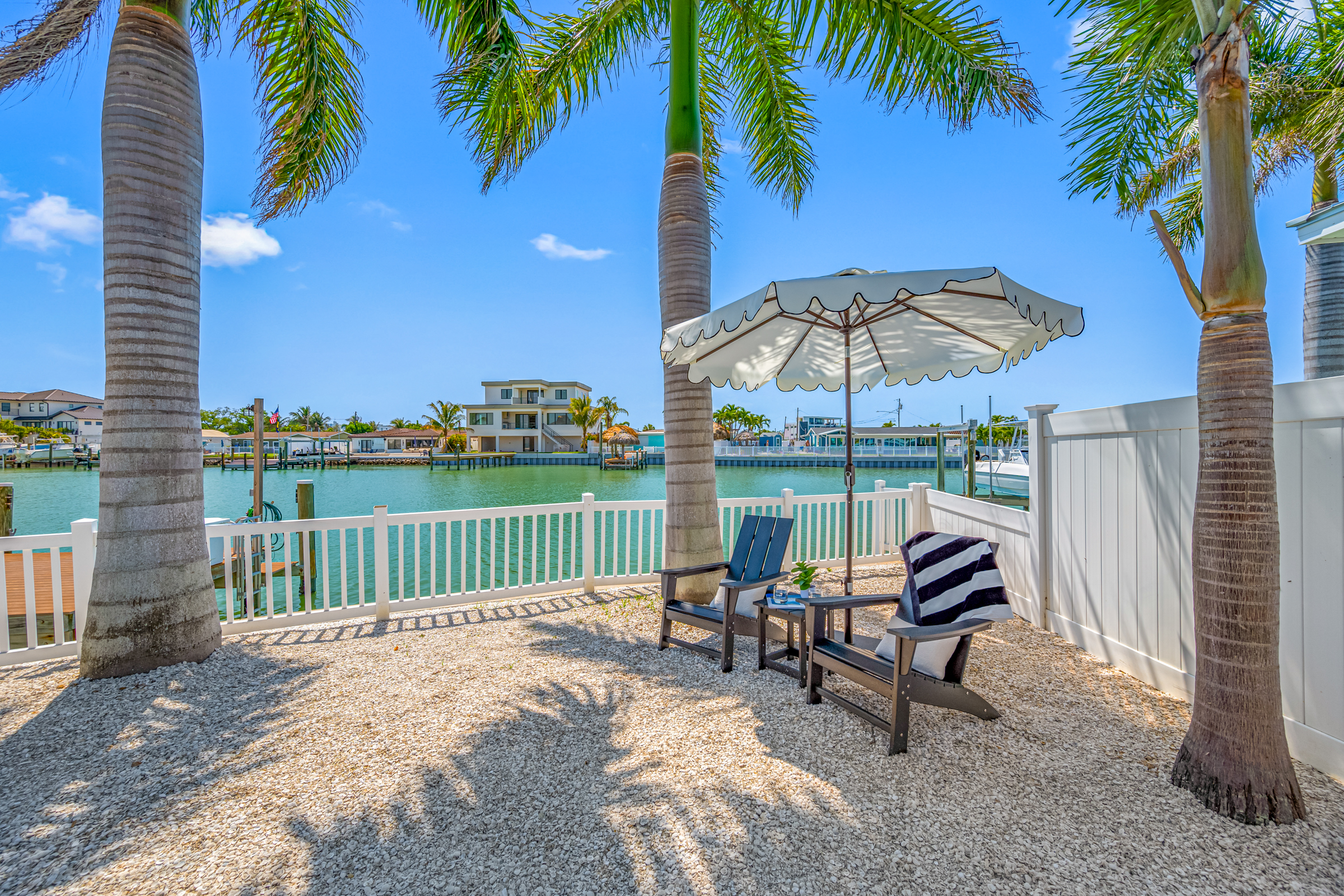 St Petersburg, Florida, 33707, United States, 3 Bedrooms Bedrooms, ,2 BathroomsBathrooms,Residential,For Sale,2034838