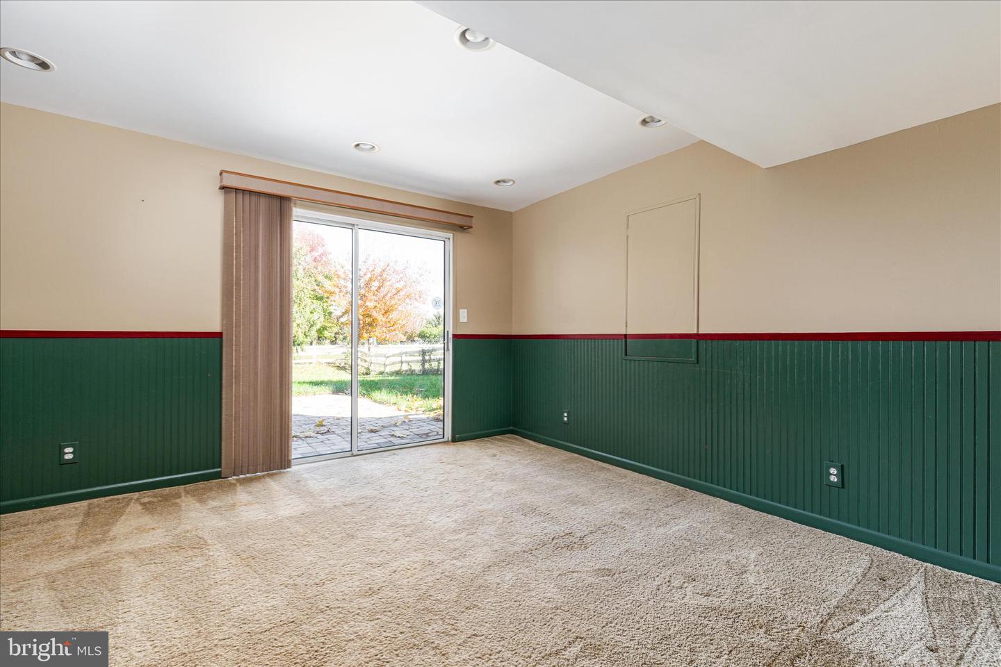 Round Hill, Virginia, 20141, United States, 4 Bedrooms Bedrooms, ,4 BathroomsBathrooms,Residential,For Sale,1987727