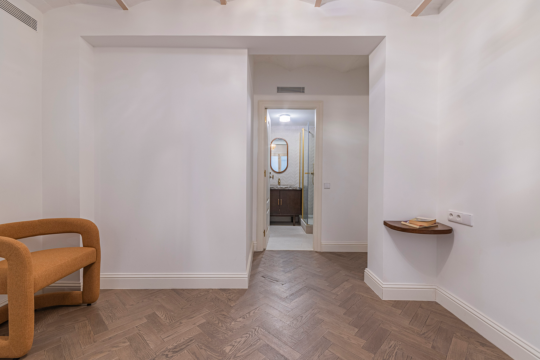  Elegant Three-Bedroom Flat with Terrace Next to Plaça Catalunya - 物件實景