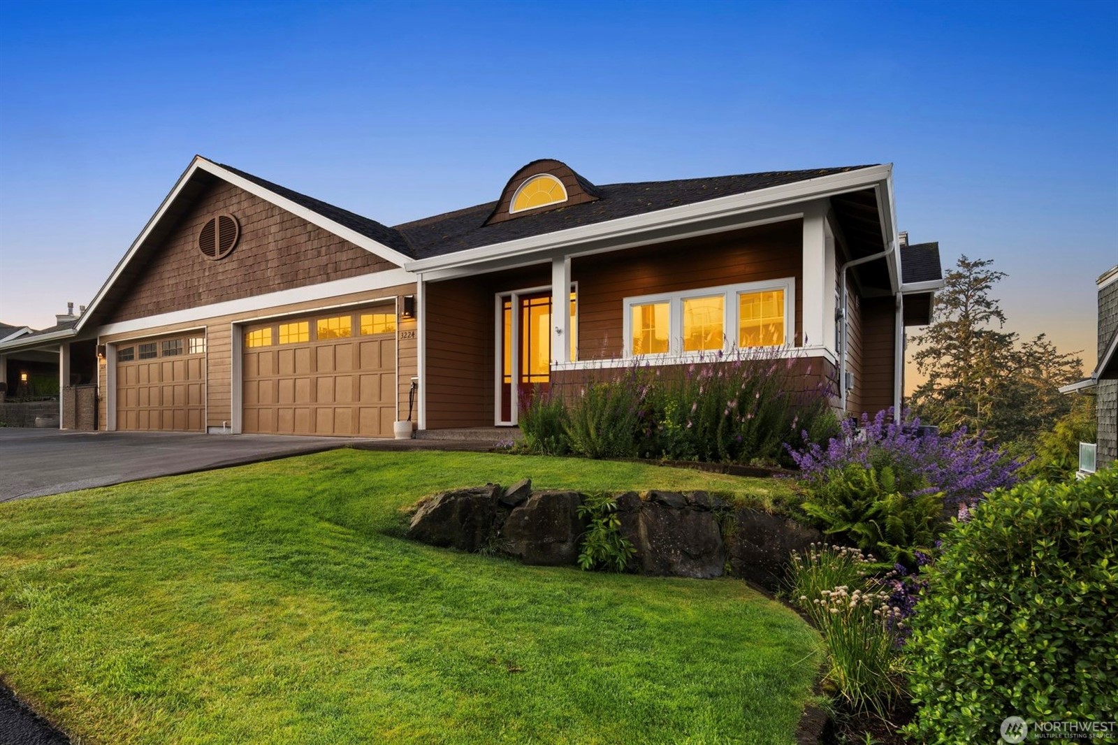 Ilwaco, Washington, 98624, United States, 3 Bedrooms Bedrooms, ,3 BathroomsBathrooms,Residential,For Sale,1978270