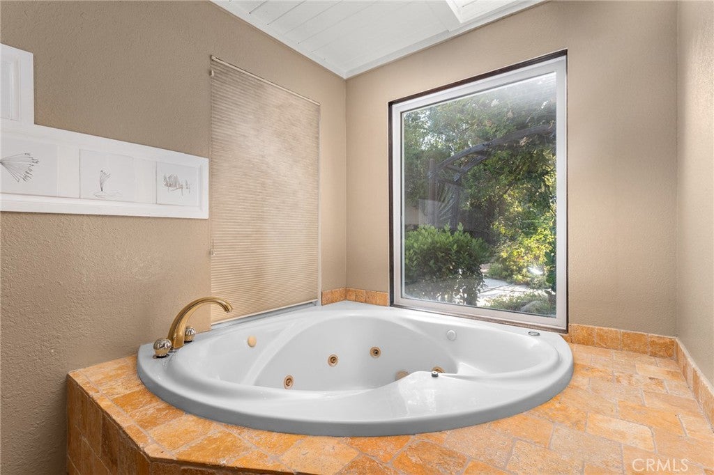 Redlands, California, 92373, United States, 4 Bedrooms Bedrooms, ,4 BathroomsBathrooms,Residential,For Sale,1995131