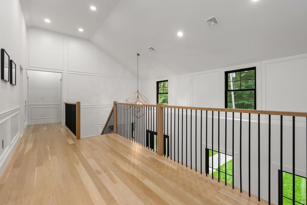 Hopkinton, Massachusetts, 01748, United States, 5 Bedrooms Bedrooms, ,4 BathroomsBathrooms,Residential,For Sale,1947956