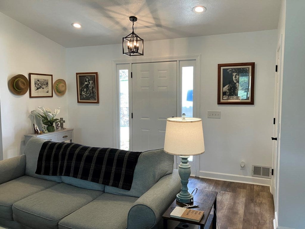 Hiawassee, Georgia, 30546, United States, 3 Bedrooms Bedrooms, ,2 BathroomsBathrooms,Residential,For Sale,1761717