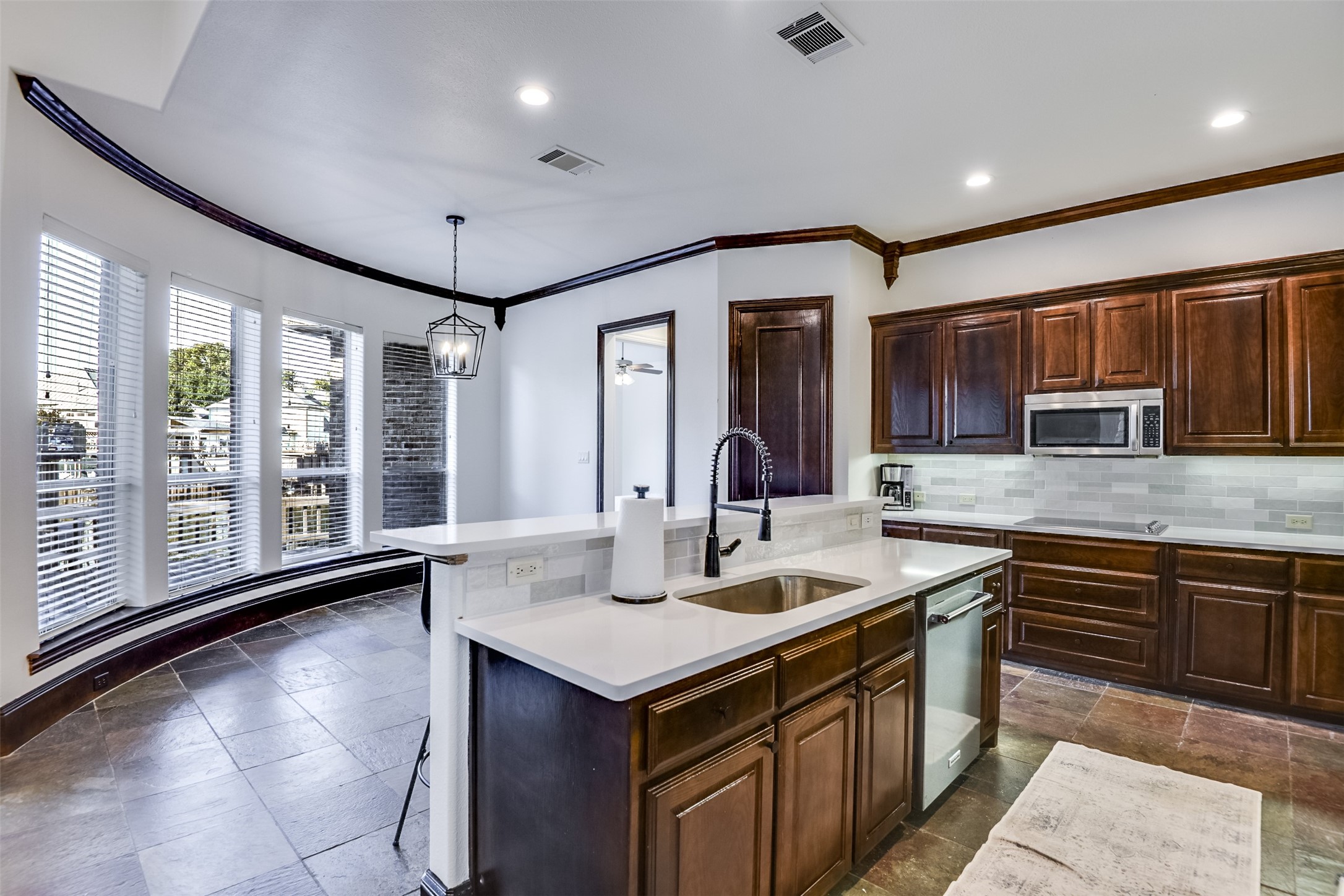 Mabank, Texas, 75156, United States, 3 Bedrooms Bedrooms, ,3 BathroomsBathrooms,Residential,For Sale,1990997