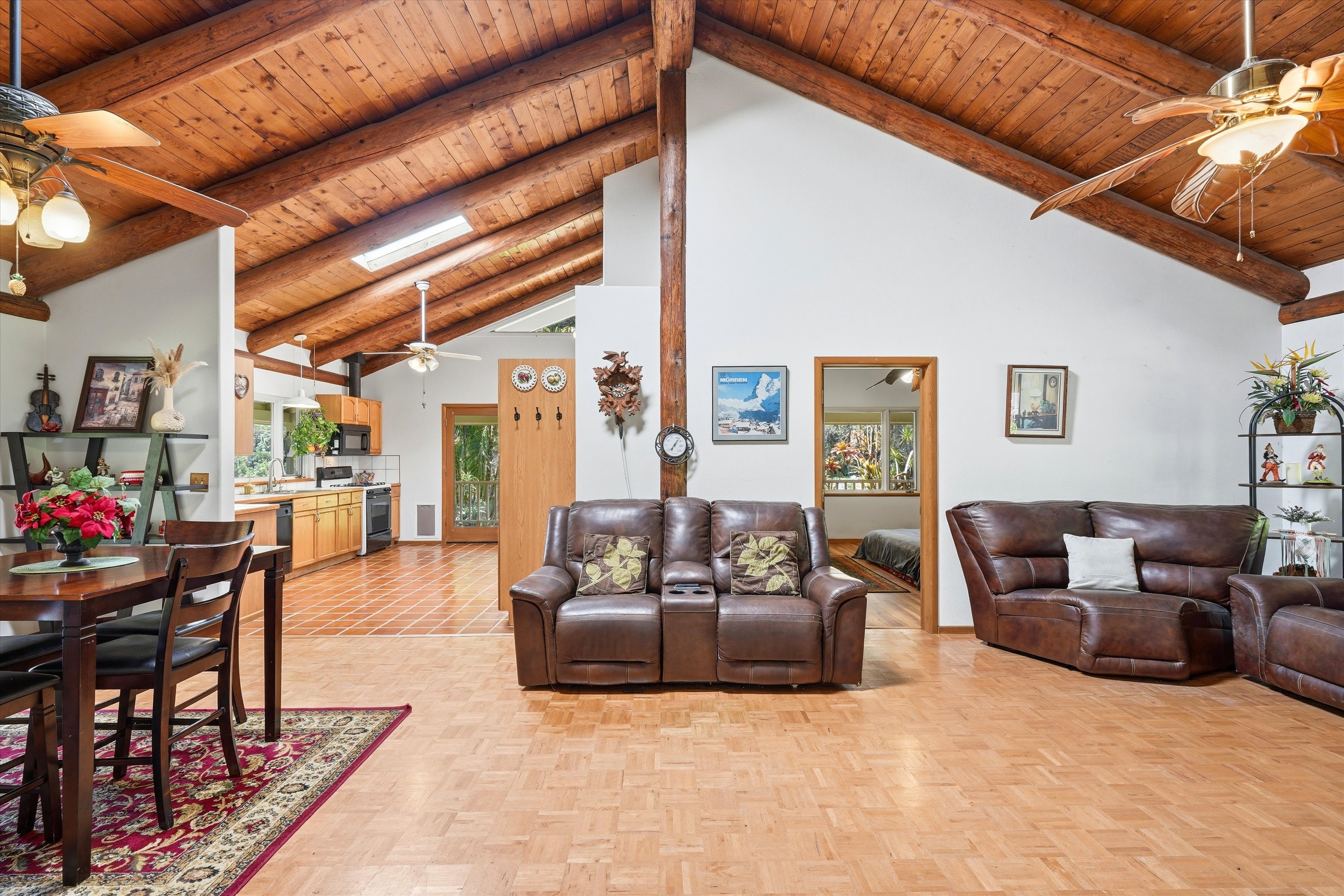  Single-level home on 2.5 fully fenced and gated acres - 物件實景