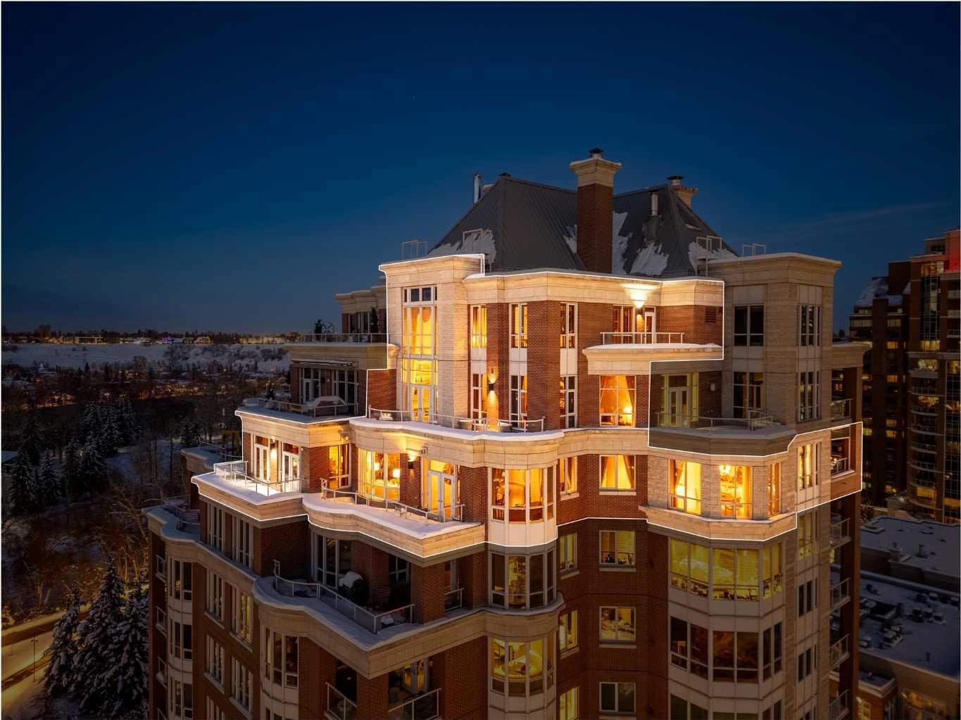 CALGARY, Alberta, T2P 5J9, CA, 2 Bedrooms Bedrooms, ,6 BathroomsBathrooms,Residential,For Sale,1987671