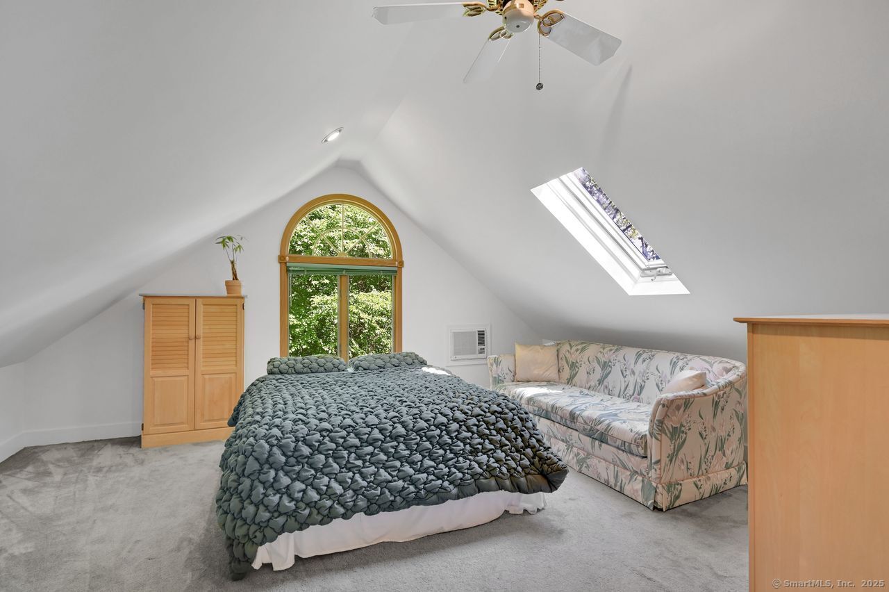 Newtown, Connecticut, 06470, United States, 3 Bedrooms Bedrooms, ,2 BathroomsBathrooms,Residential,For Sale,1941987