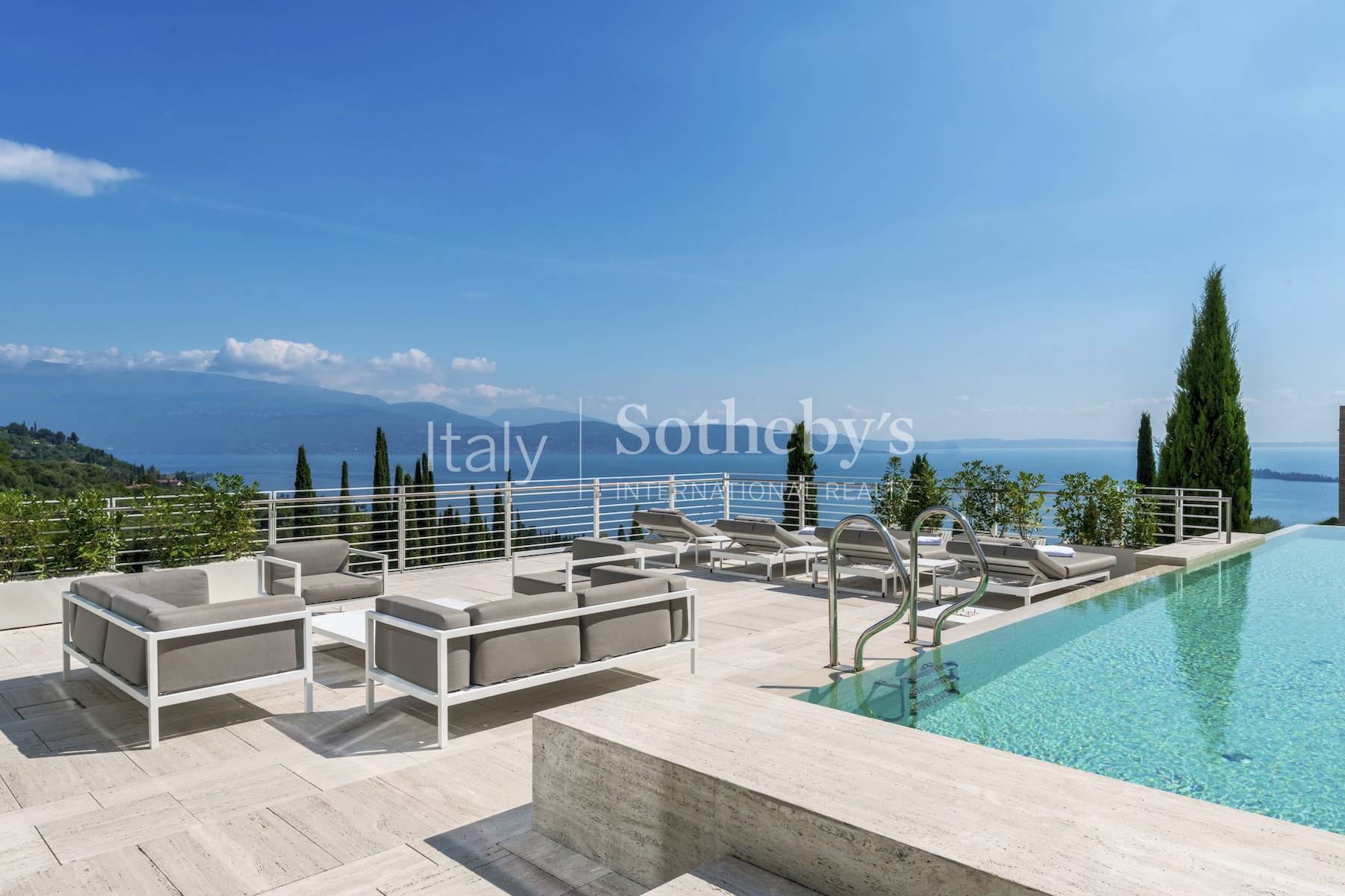  Lake view villa designed by architect Richard Meier - 物件實景