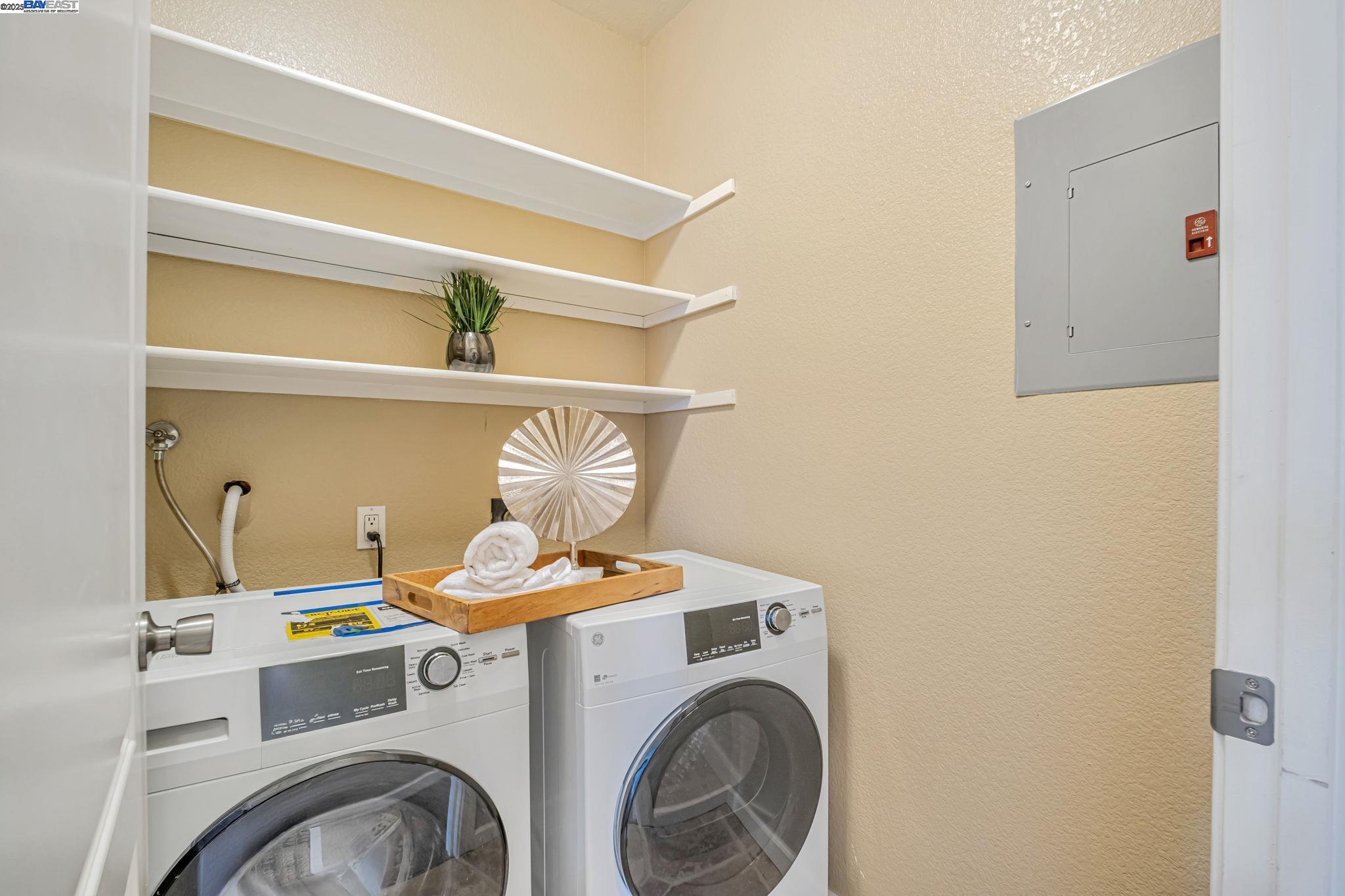 Fremont, California, 94538, United States, 2 Bedrooms Bedrooms, ,2 BathroomsBathrooms,Residential,For Sale,1999718