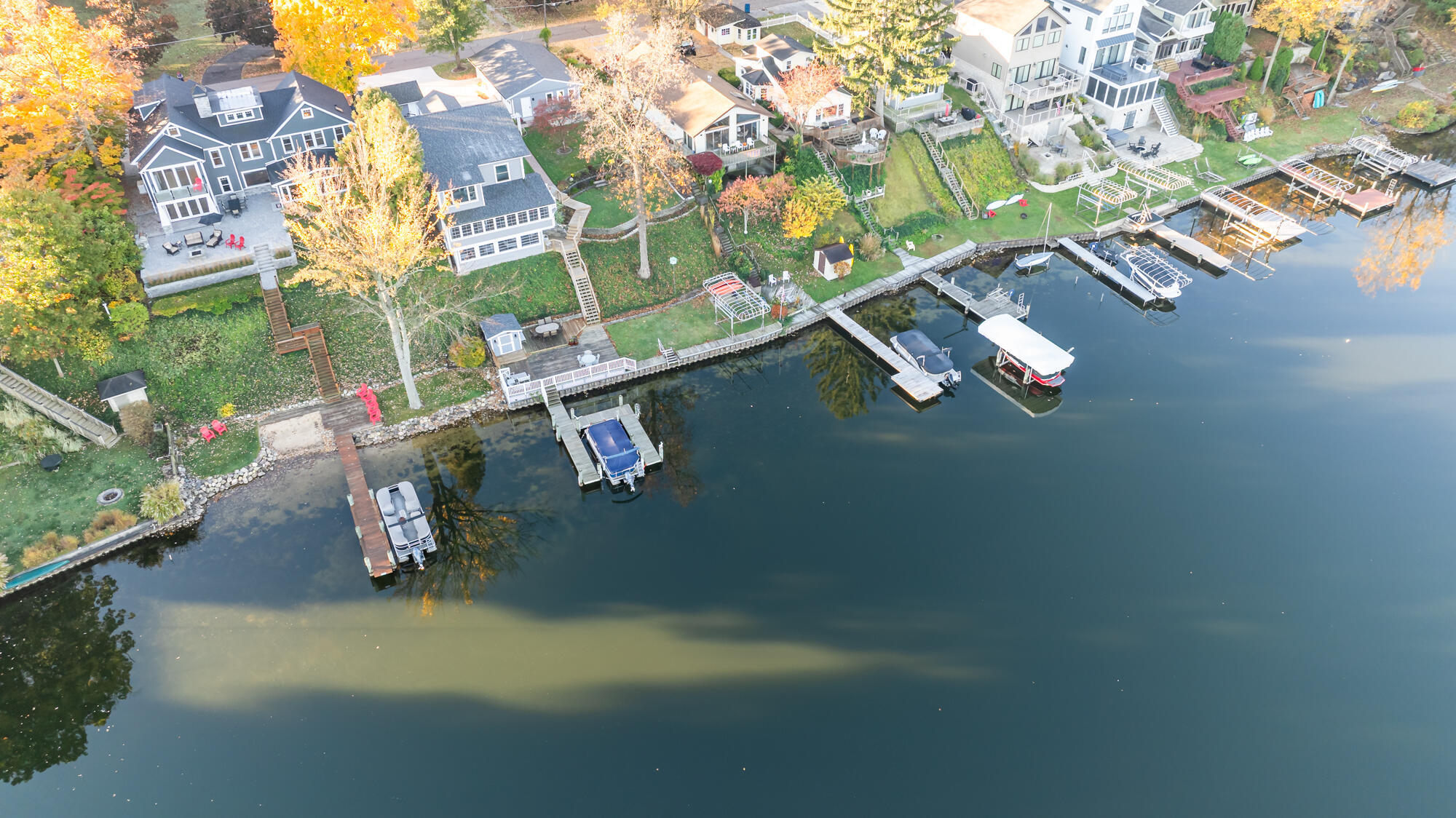 Coloma, Michigan, 49038, United States, 4 Bedrooms Bedrooms, ,6 BathroomsBathrooms,Residential,For Sale,1822414