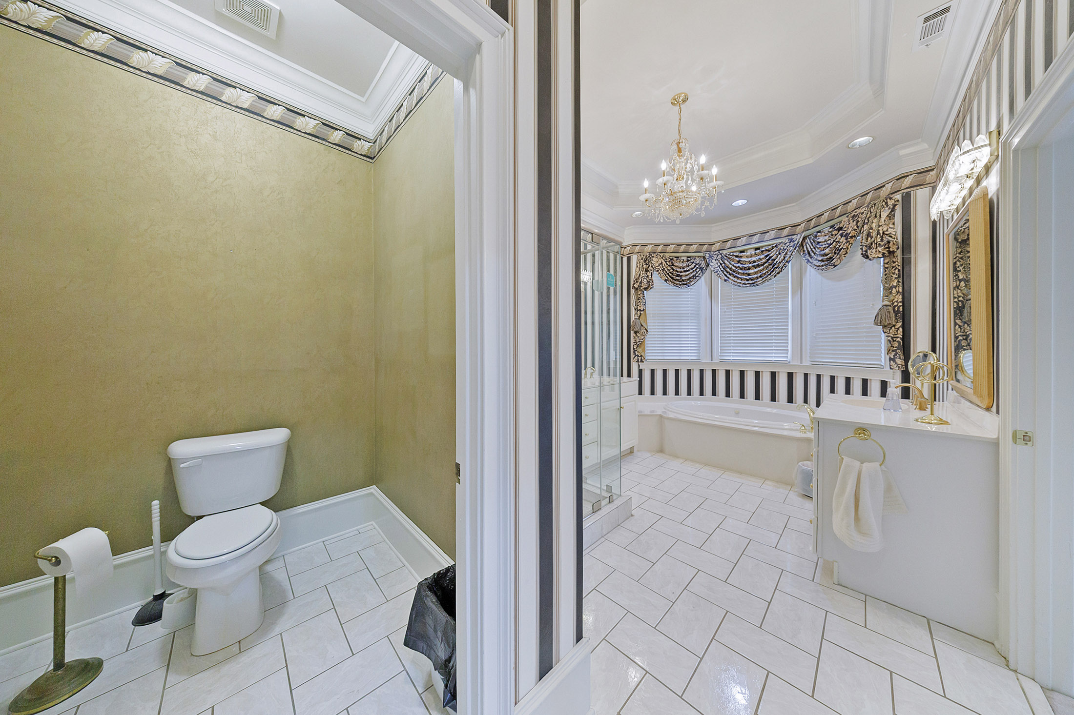  A Rare Opportunity to Own a Developer-Designed Lakefront Estate - 物件實景