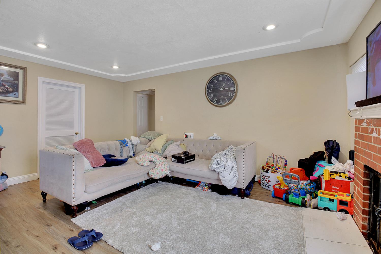 Sacramento, California, 95820, United States, 3 Bedrooms Bedrooms, ,2 BathroomsBathrooms,Residential,For Sale,1993512