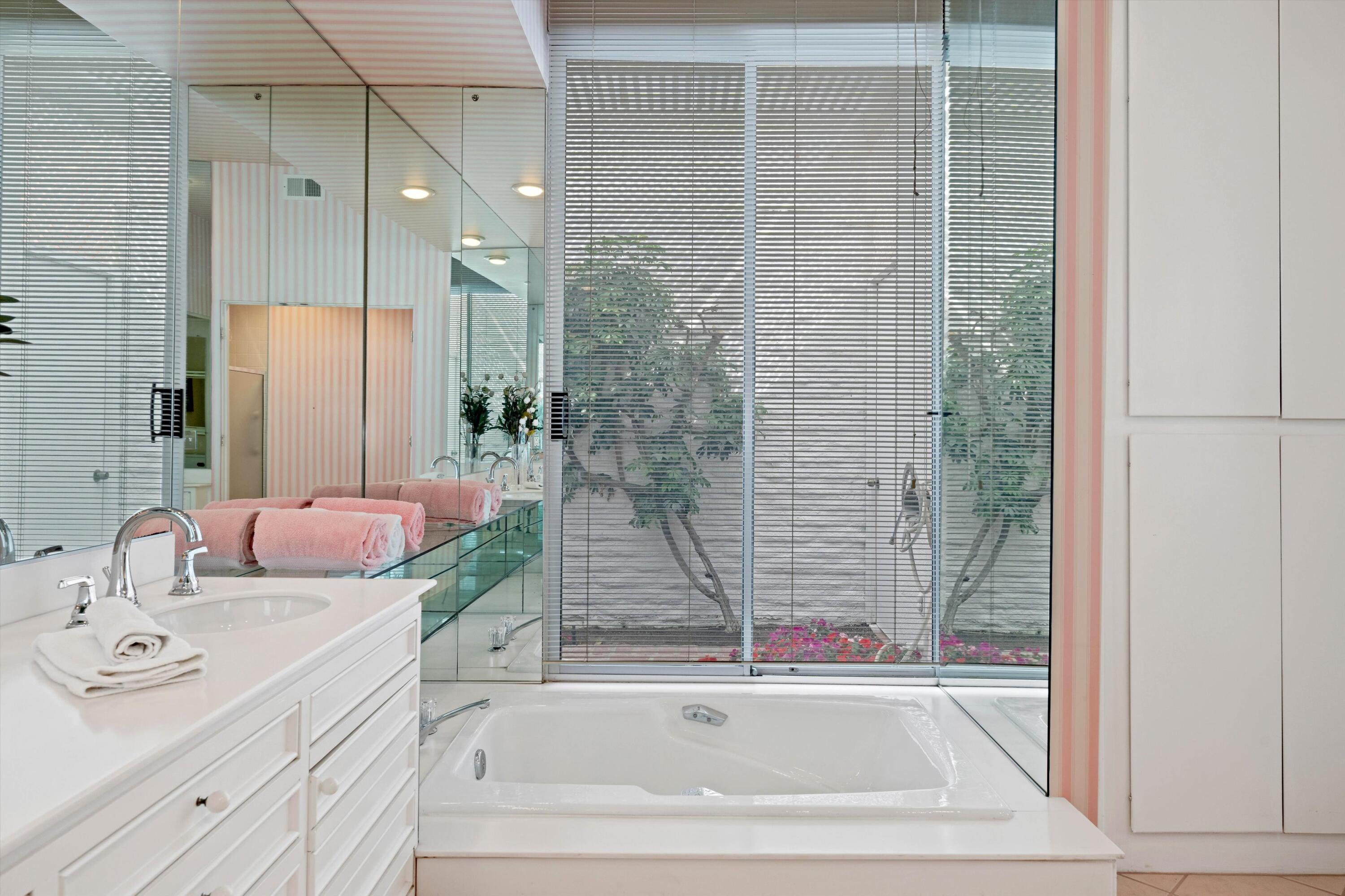 Palm Desert, California, 92260, United States, 4 Bedrooms Bedrooms, ,2 BathroomsBathrooms,Residential,For Sale,1766420