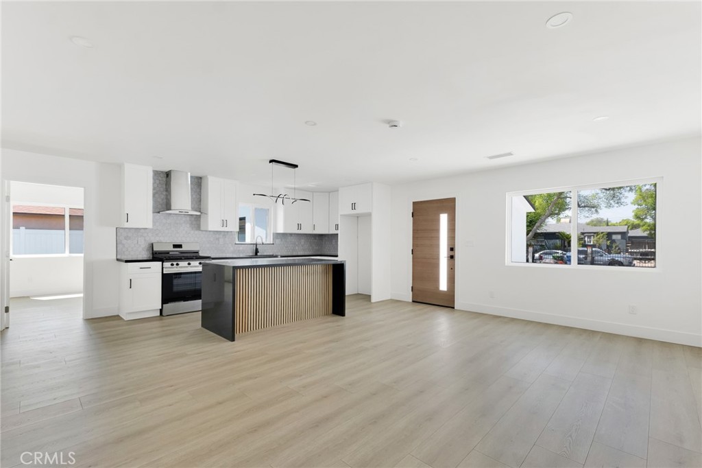 Arleta, California, 91331, United States, 6 Bedrooms Bedrooms, ,4 BathroomsBathrooms,Residential,For Sale,1941293