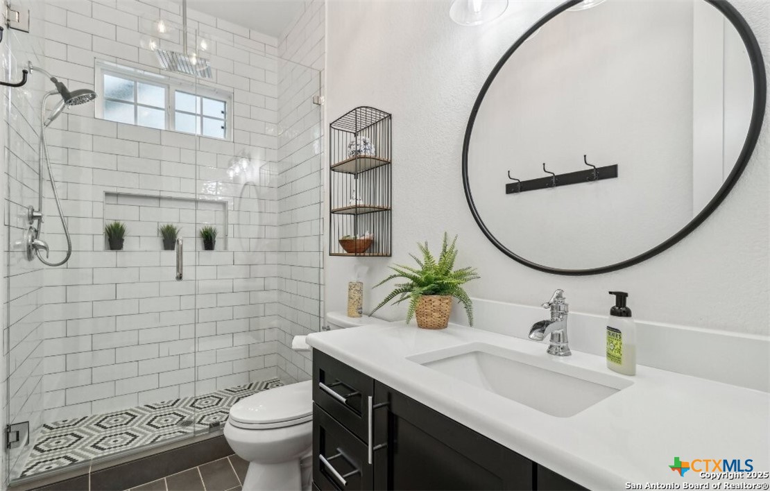 San Antonio, Texas, 78204, United States, 4 Bedrooms Bedrooms, ,4 BathroomsBathrooms,Residential,For Sale,1989633