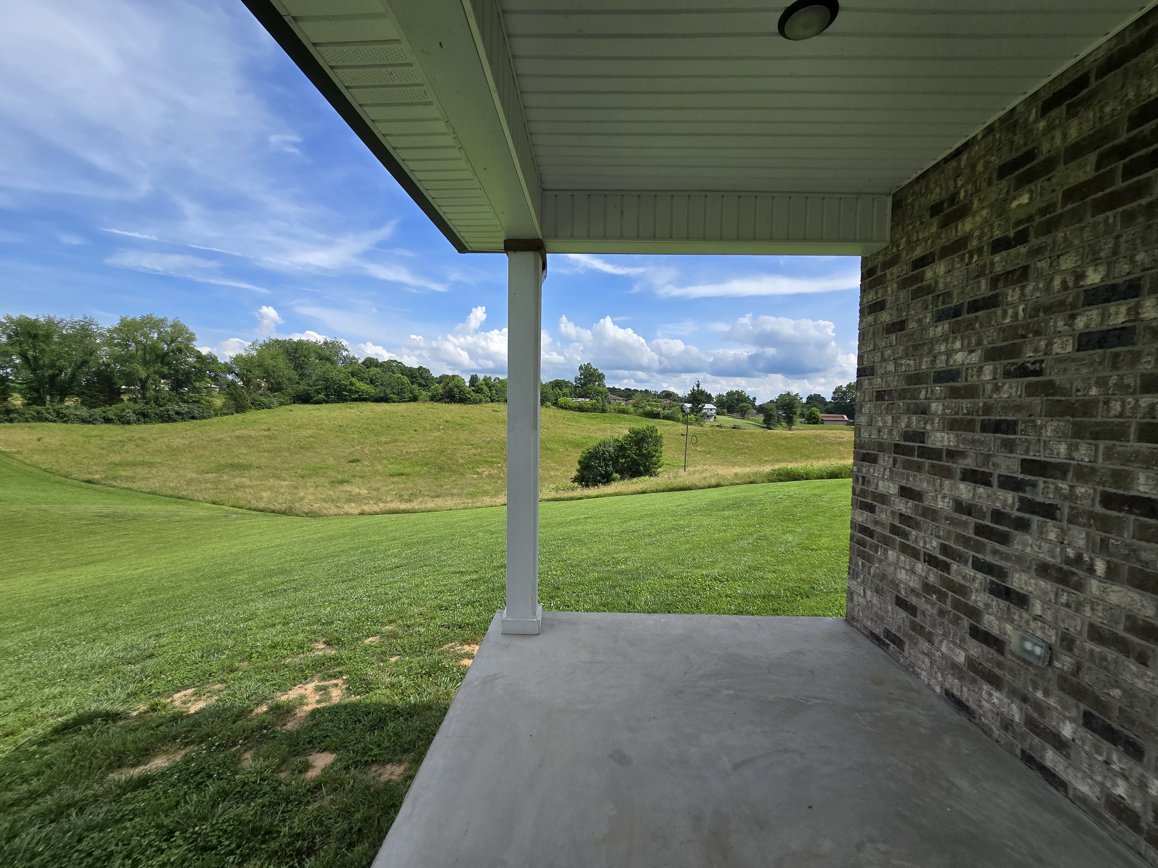 Harrogate, Tennessee, 37752, United States, 3 Bedrooms Bedrooms, ,2 BathroomsBathrooms,Residential,For Sale,1982987