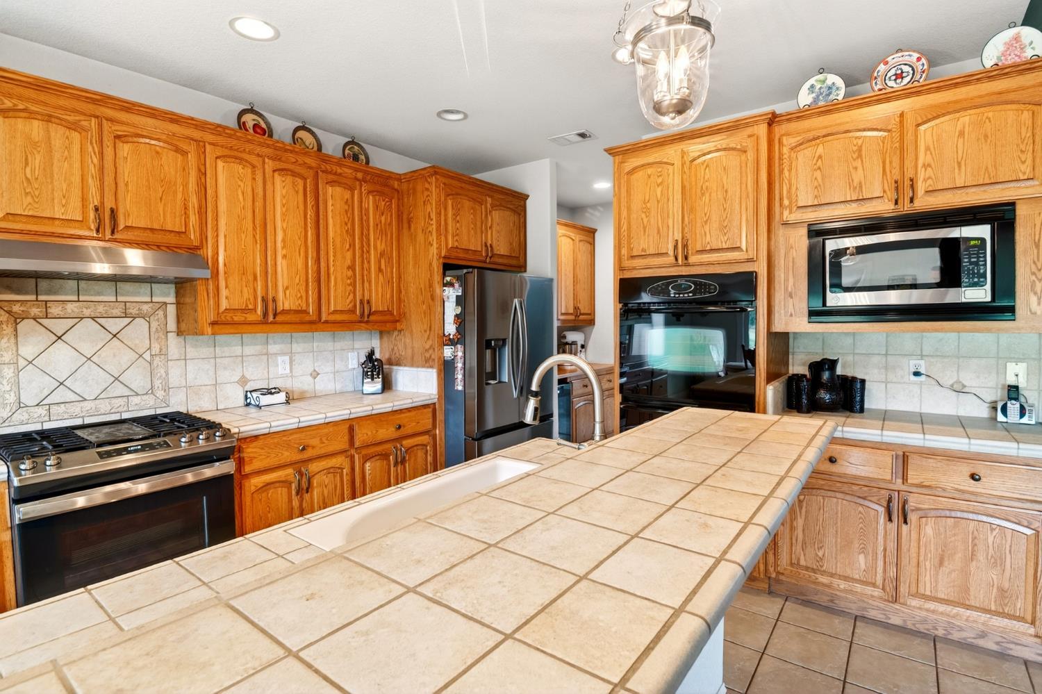 Valley Springs, California, 95252, United States, 4 Bedrooms Bedrooms, ,3 BathroomsBathrooms,Residential,For Sale,2049425