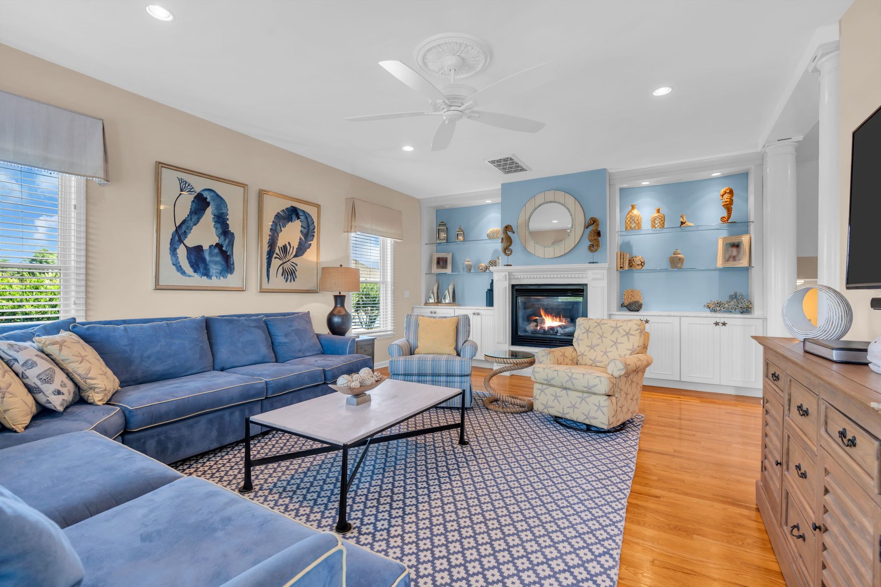  Rare End-Unit Coastal Townhome - 物件實景