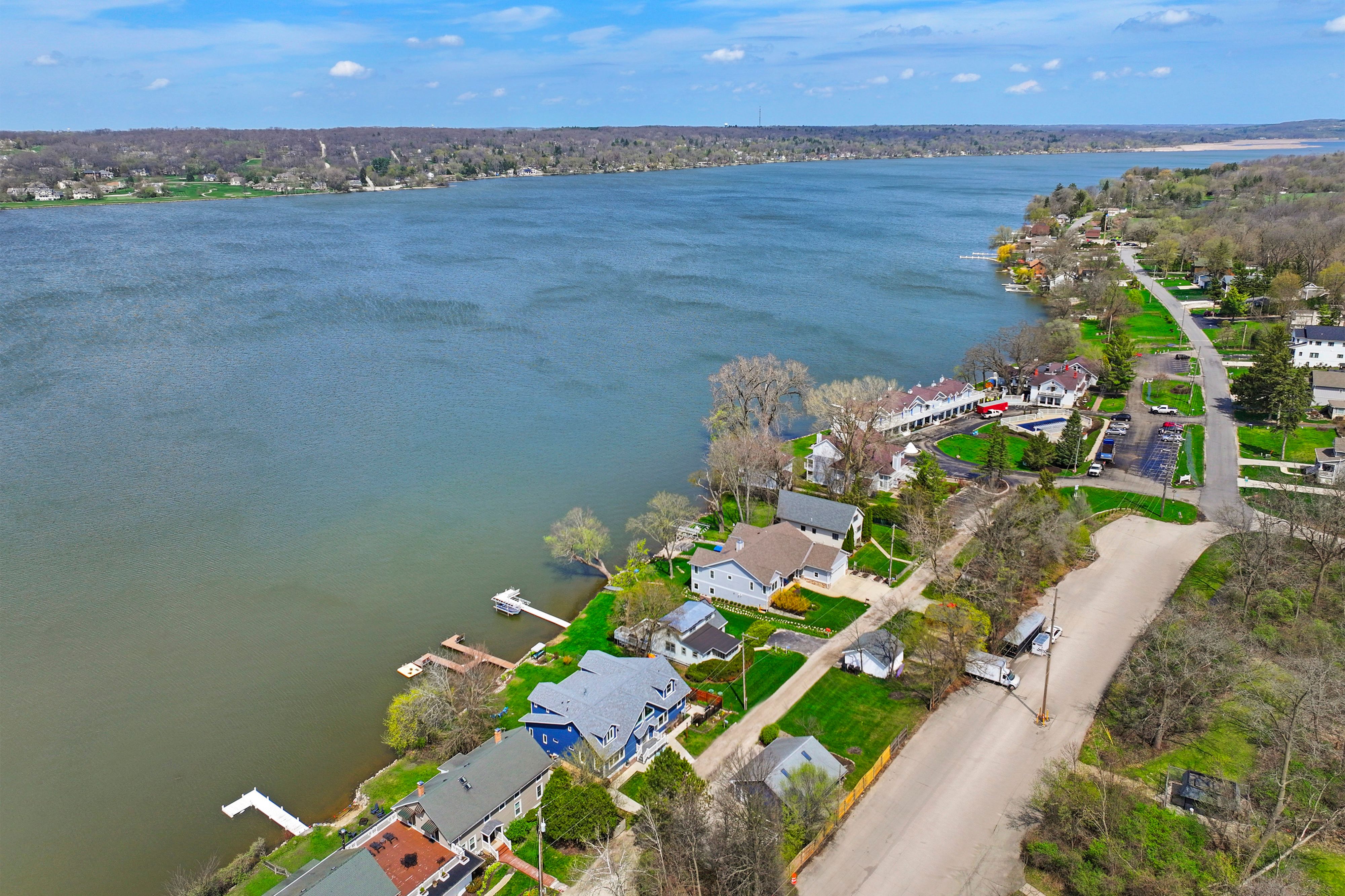  Gracious Lake Como Waterfront Retreat with Proven Rental Income - 物件實景