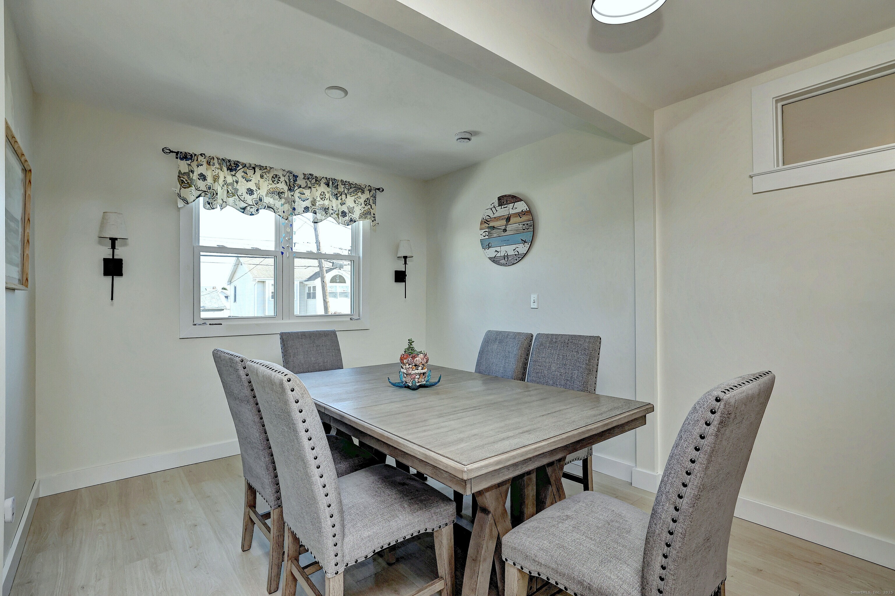 East Haven, Connecticut, 06512, United States, 3 Bedrooms Bedrooms, ,2 BathroomsBathrooms,Residential,For Sale,2001718