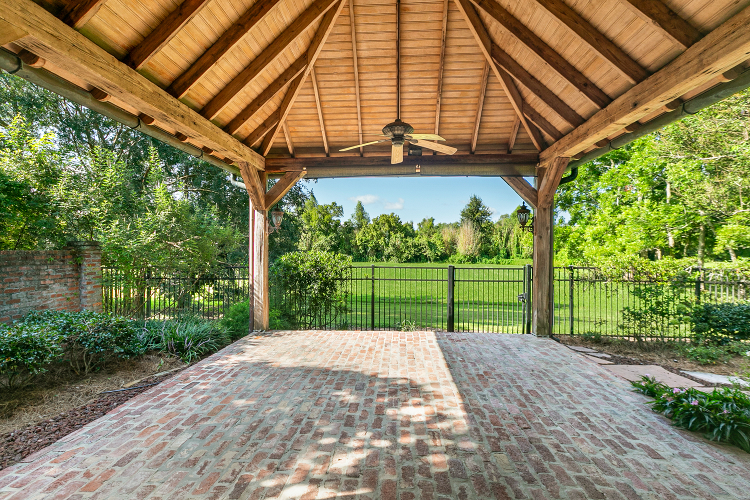 Baton Rouge, Louisiana, 70810, United States, 3 Bedrooms Bedrooms, ,3 BathroomsBathrooms,Residential,For Sale,1917502