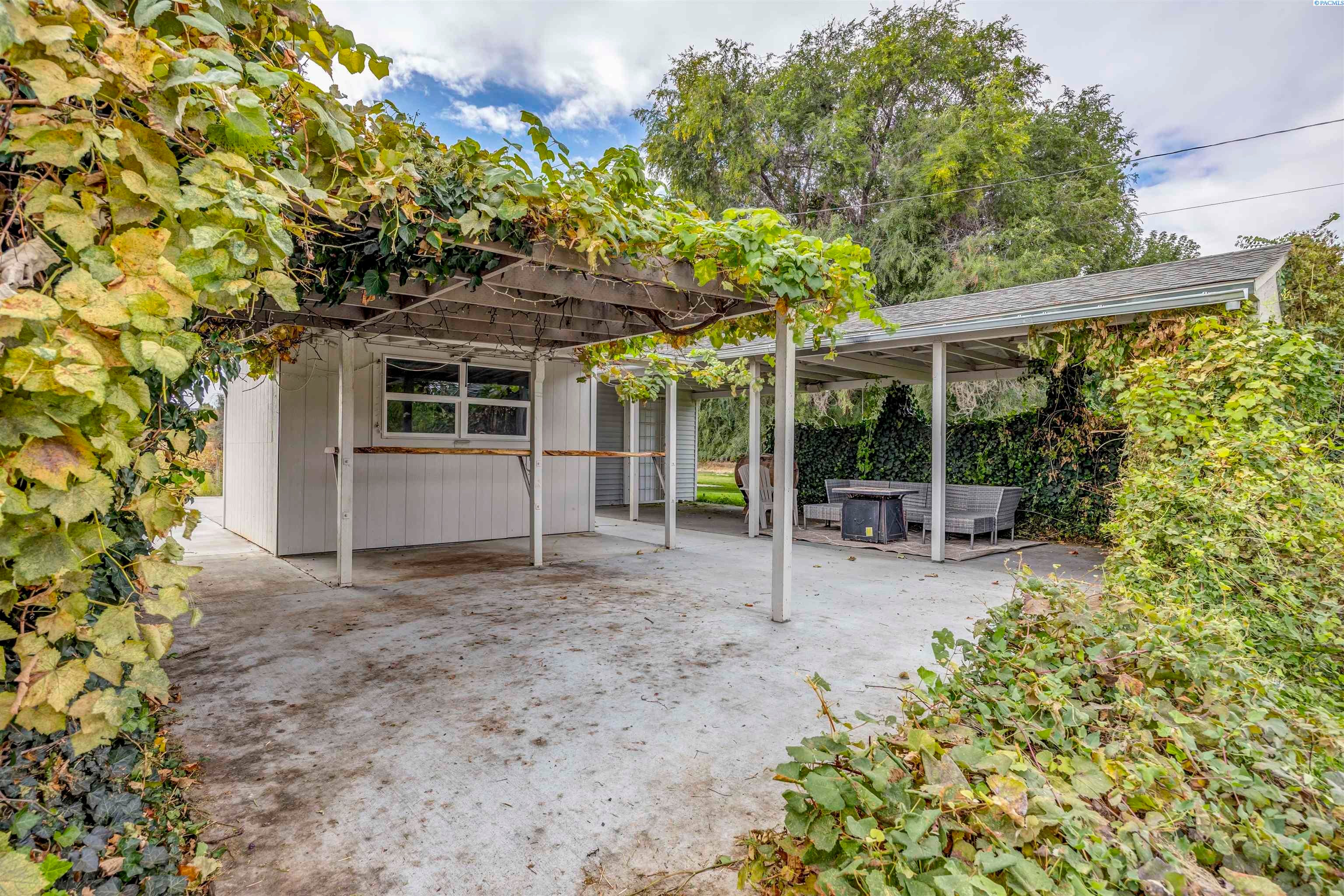 Richland, Washington, 99354, United States, 3 Bedrooms Bedrooms, ,2 BathroomsBathrooms,Residential,For Sale,1978459