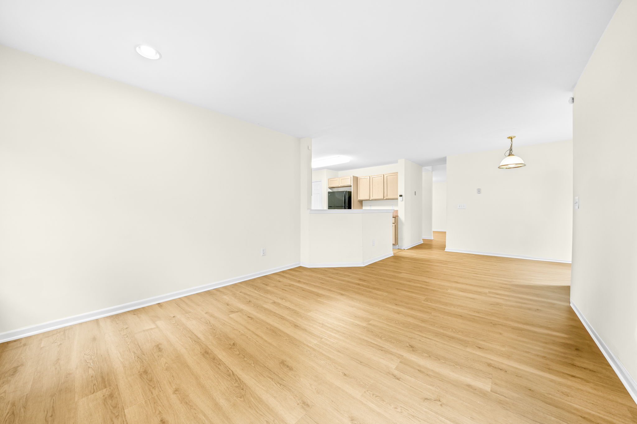 Mount Olive Township, New Jersey, 07828, United States, 4 Bedrooms Bedrooms, ,3 BathroomsBathrooms,Residential,For Sale,1976340