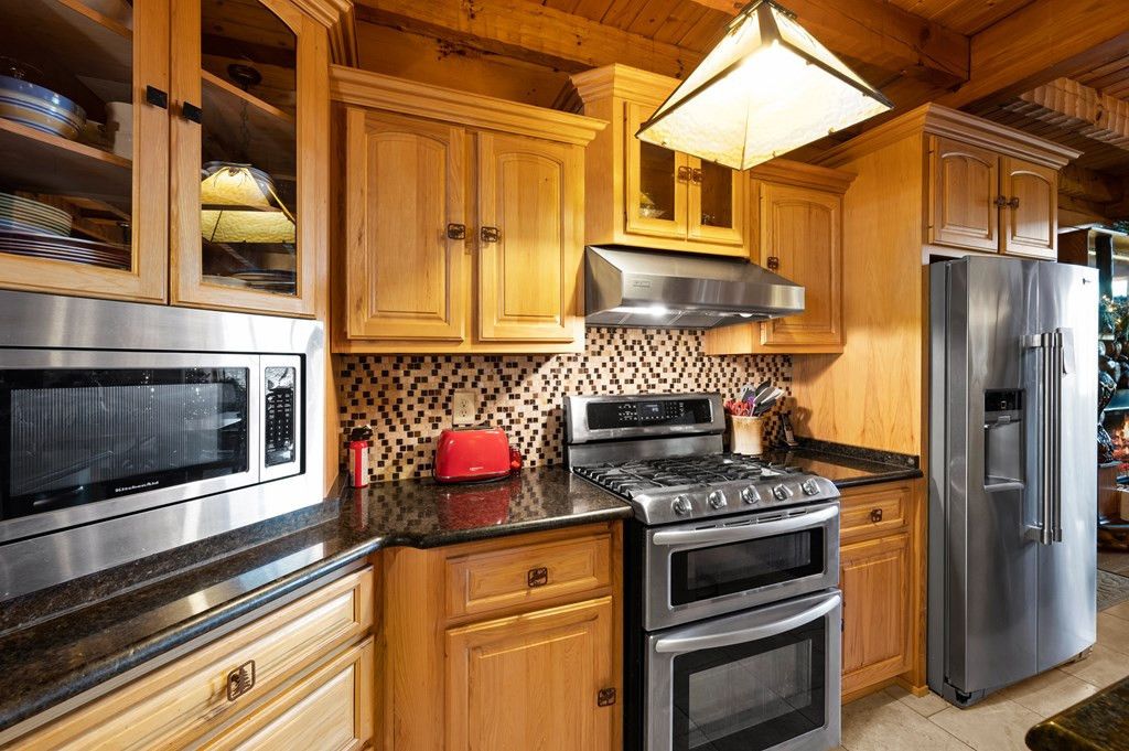 Sevierville, Tennessee, 37862, United States, 2 Bedrooms Bedrooms, ,4 BathroomsBathrooms,Residential,For Sale,1914070