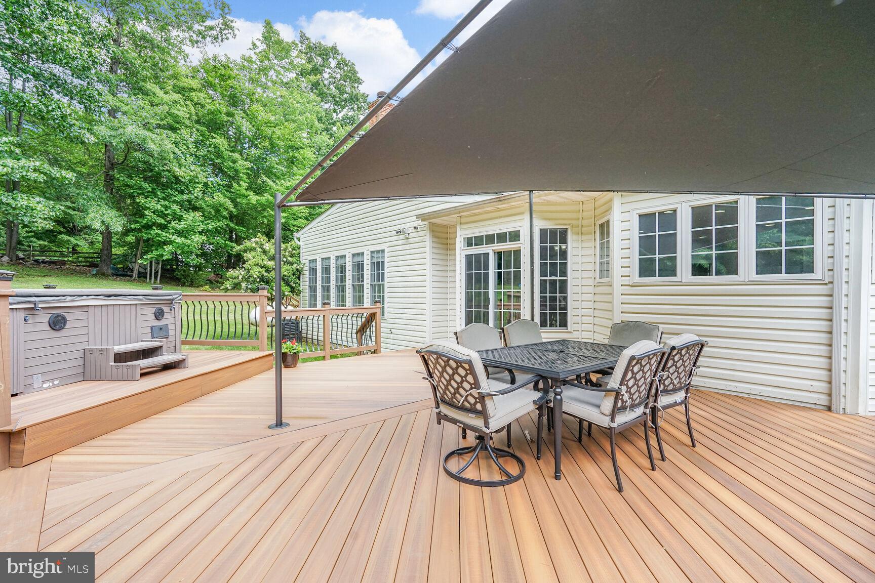 Woodbridge, Virginia, 22192, United States, 5 Bedrooms Bedrooms, ,5 BathroomsBathrooms,Residential,For Sale,1825491