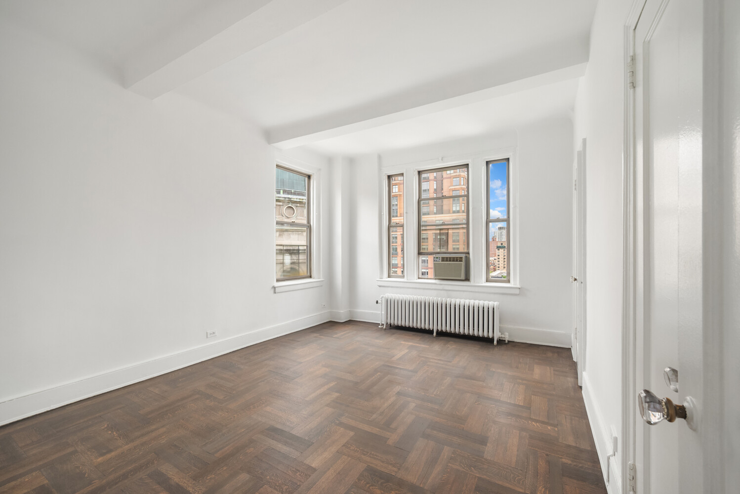 New York City, New York, 10021, United States, 1 Bedroom Bedrooms, ,1 BathroomBathrooms,Residential,For Sale,1892172
