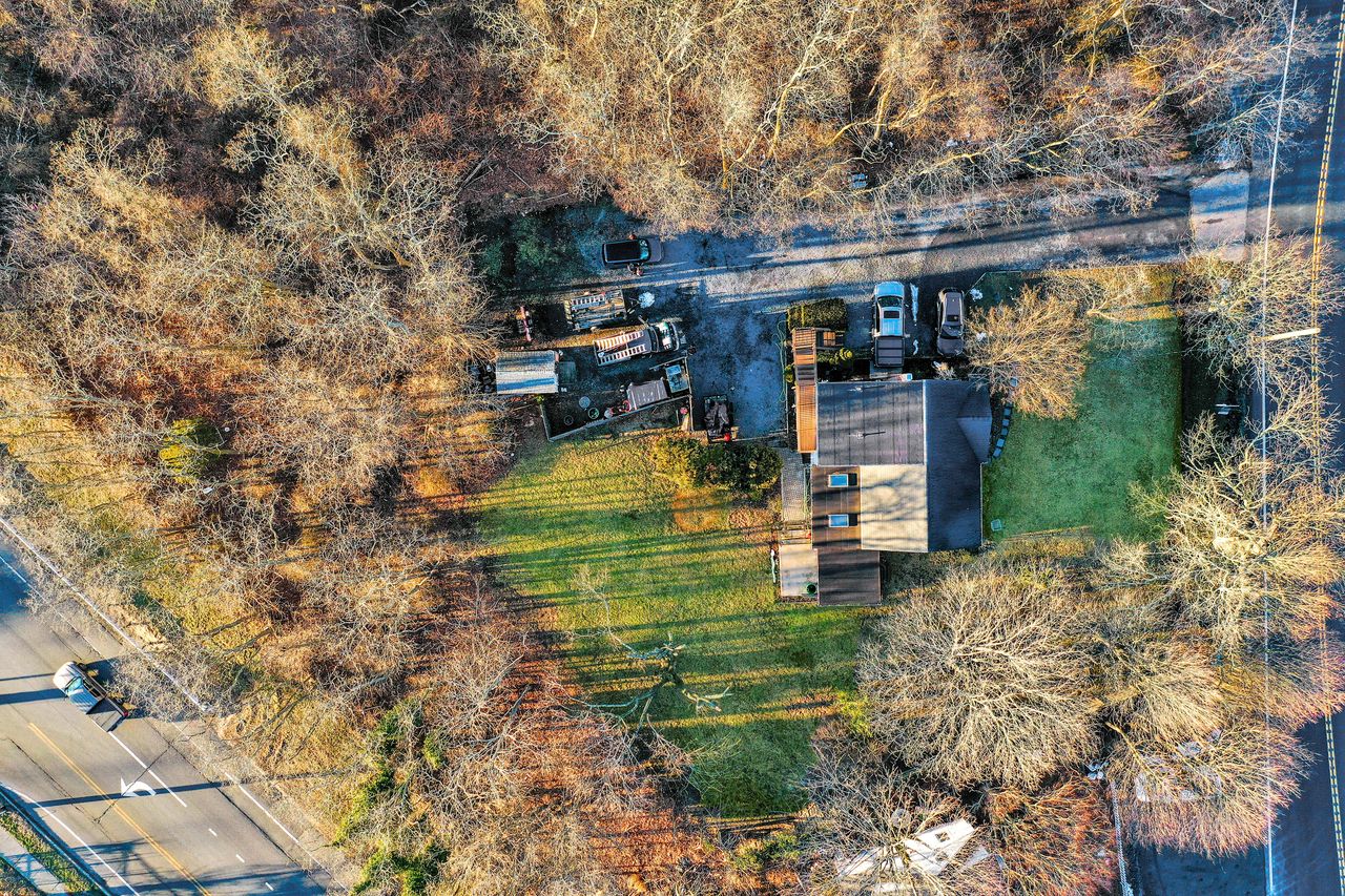 Eastport, New York, 11941, United States, 3 Bedrooms Bedrooms, ,3 BathroomsBathrooms,Residential,For Sale,2008841