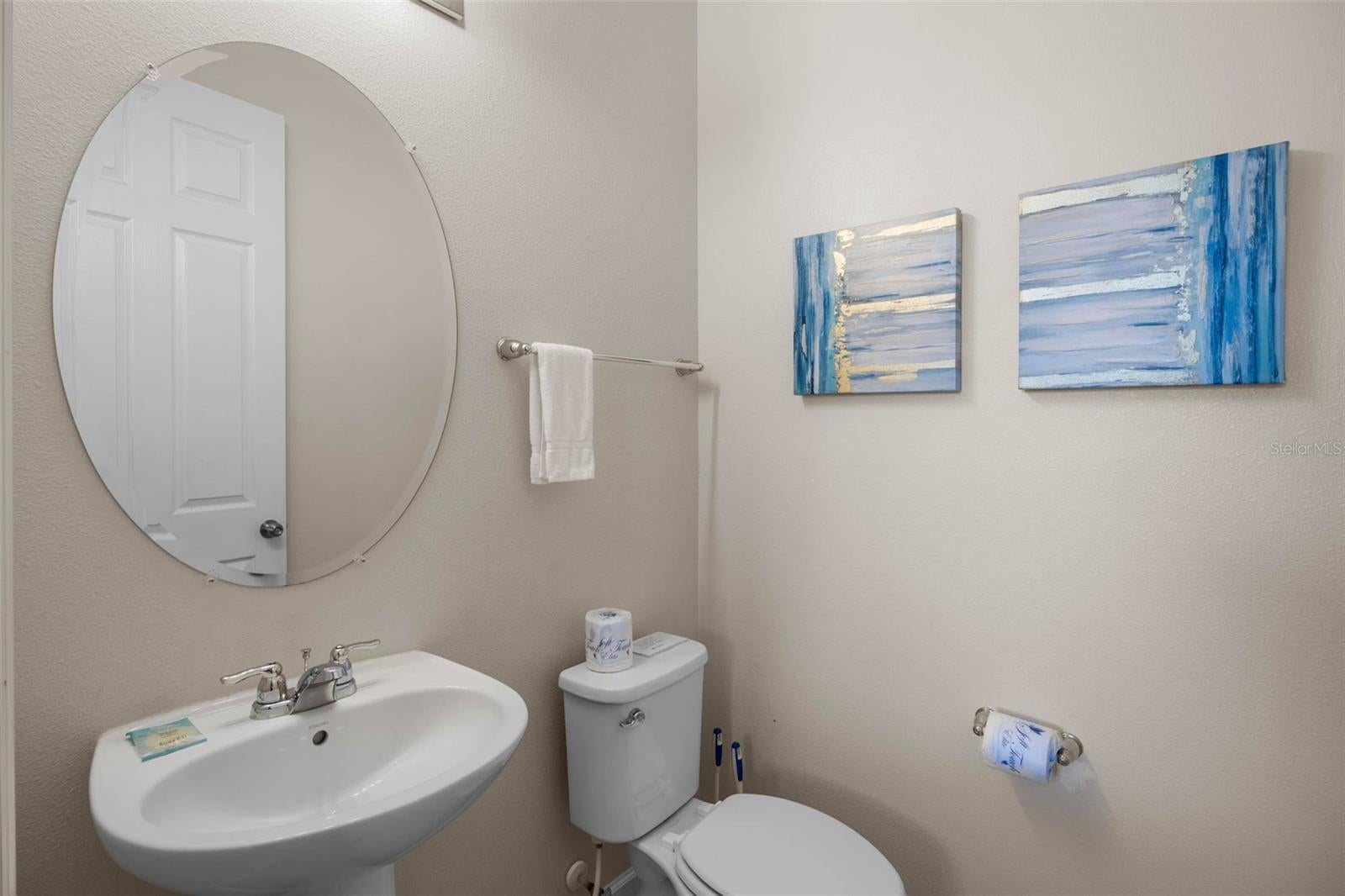 KISSIMMEE, Florida, 34747, United States, 7 Bedrooms Bedrooms, ,6 BathroomsBathrooms,Residential,For Sale,1989938