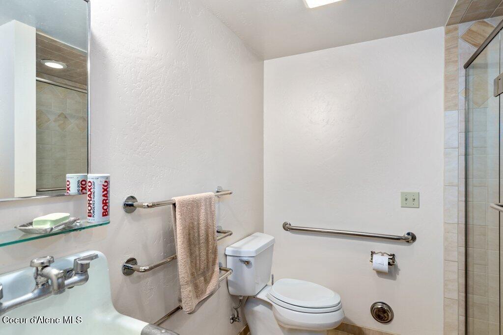 Coeur d'Alene, Idaho, 83814, United States, 4 Bedrooms Bedrooms, ,3 BathroomsBathrooms,Residential,For Sale,1981796