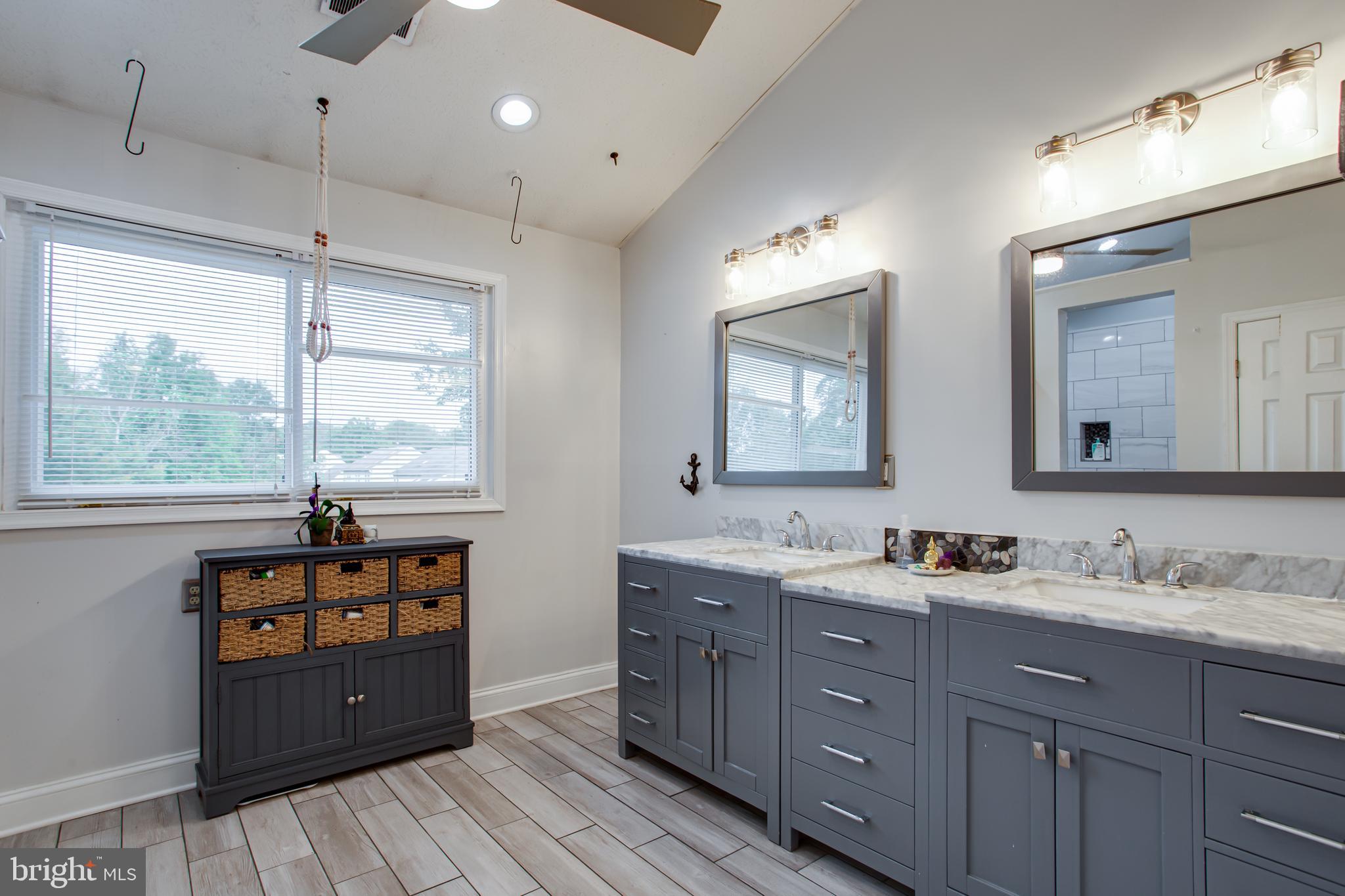 Waldorf, Maryland, 20601, United States, 5 Bedrooms Bedrooms, ,5 BathroomsBathrooms,Residential,For Sale,1977344