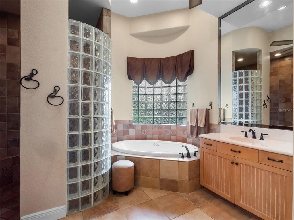Orlando, Florida, 32836, United States, 4 Bedrooms Bedrooms, ,4 BathroomsBathrooms,Residential,For Sale,1901354