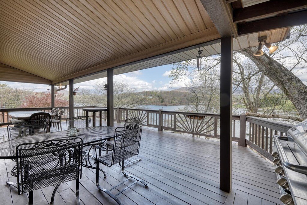 Hayesville, North Carolina, 28904, United States, 3 Bedrooms Bedrooms, ,4 BathroomsBathrooms,Residential,For Sale,1758410