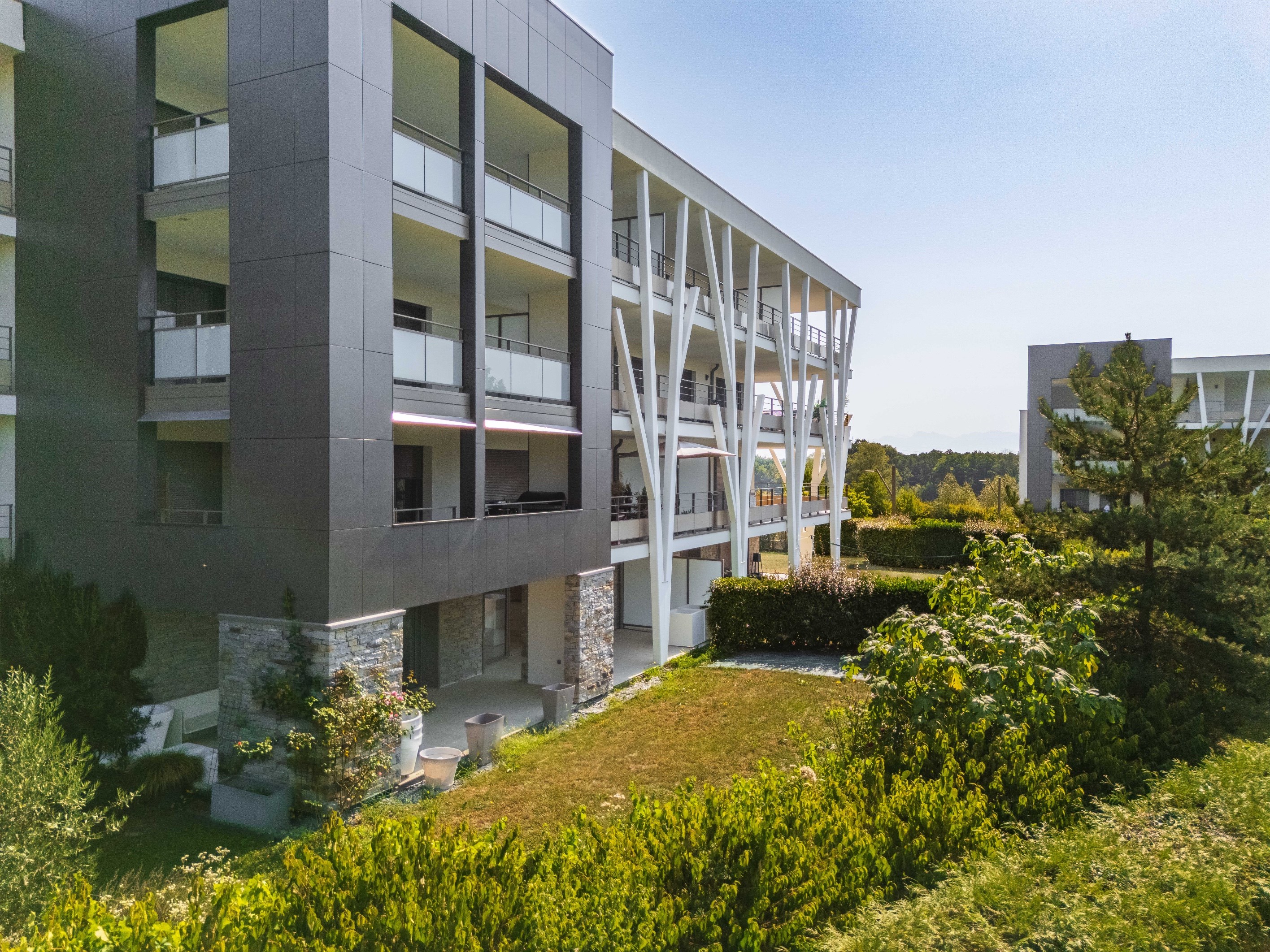  Two magnificent apartments on the ground floor - 物件實景