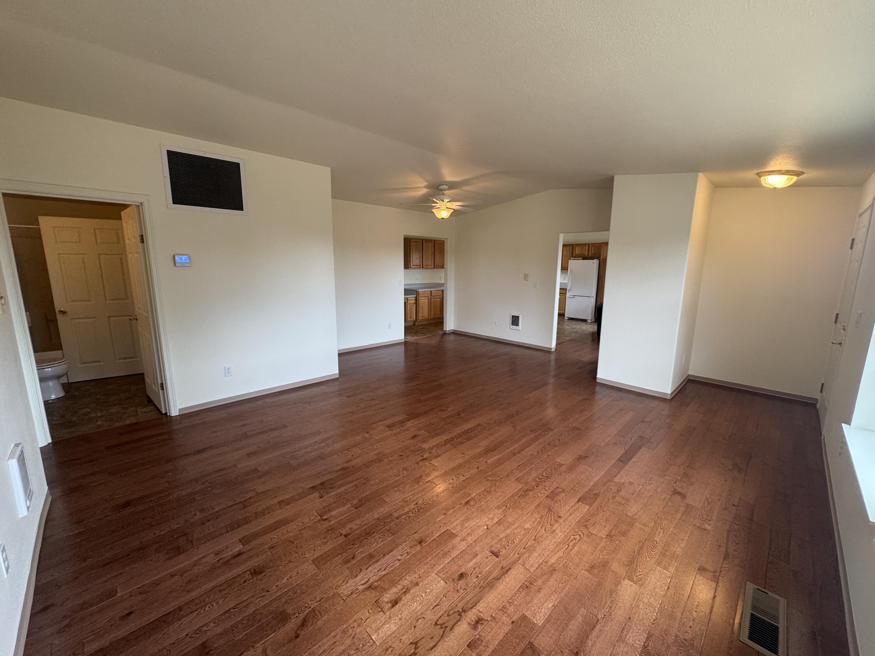 Prineville, Oregon, 97754, United States, 3 Bedrooms Bedrooms, ,2 BathroomsBathrooms,Residential,For Sale,1973827