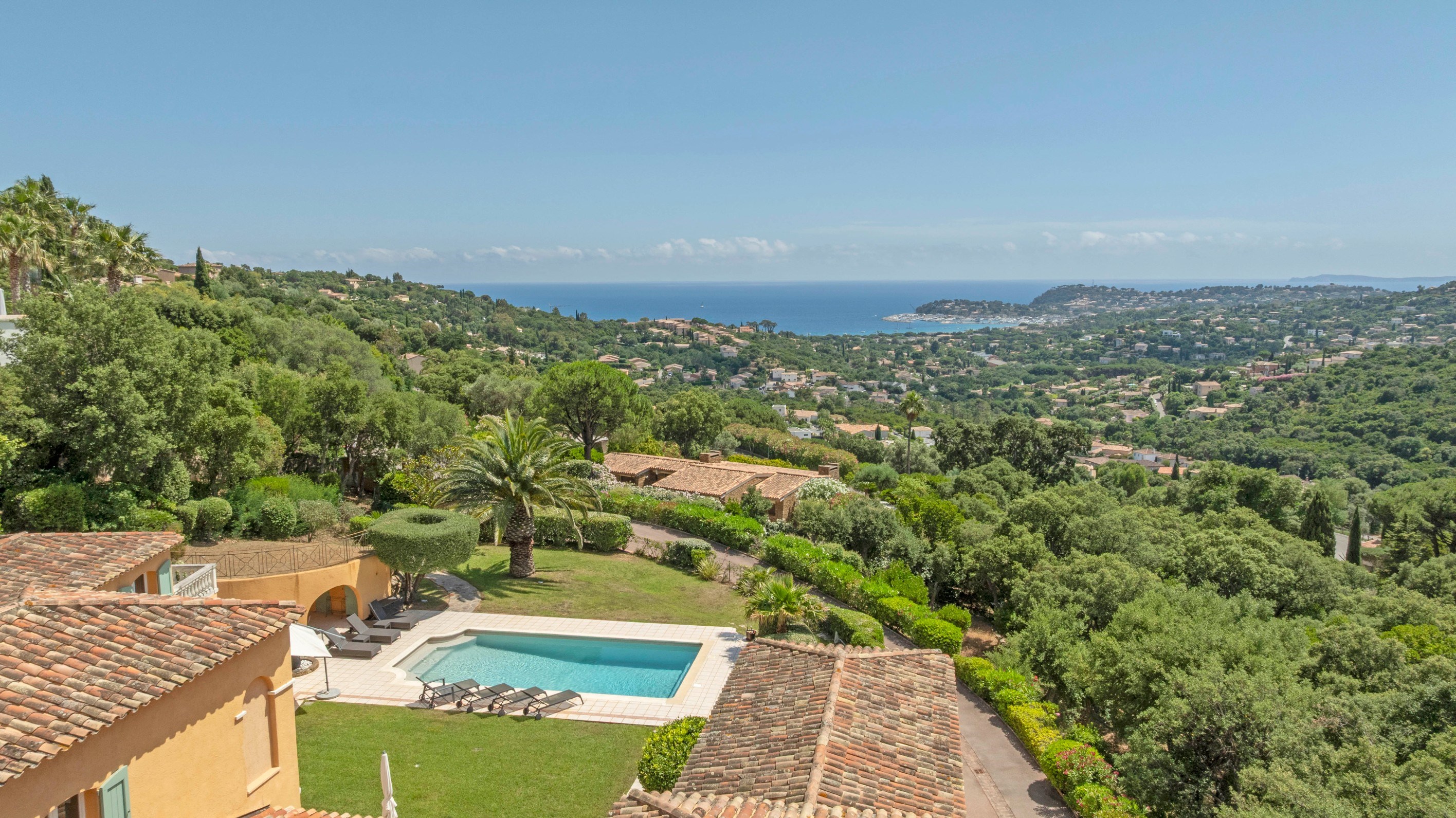  Prestigious Provençal estate with panoramic sea views in Cavalaire-sur-Mer - 物件實景