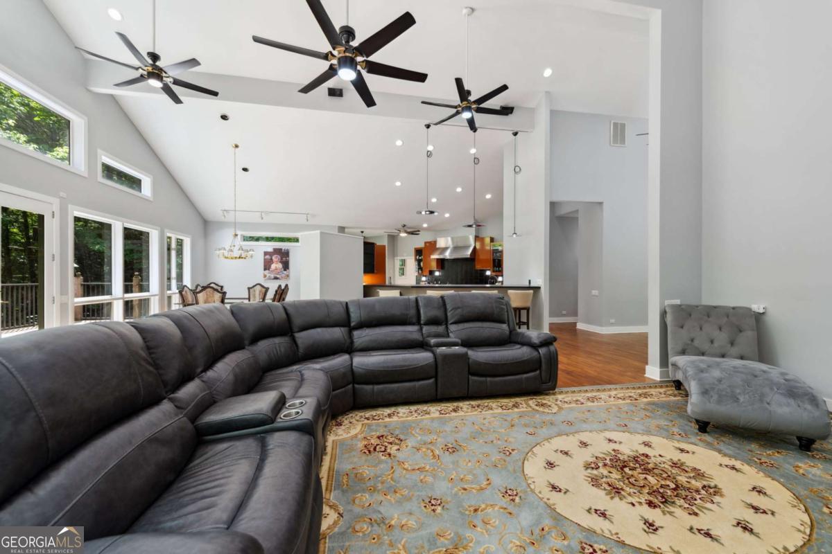 Ellijay, Georgia, 30540, United States, 5 Bedrooms Bedrooms, ,5 BathroomsBathrooms,Residential,For Sale,2016295