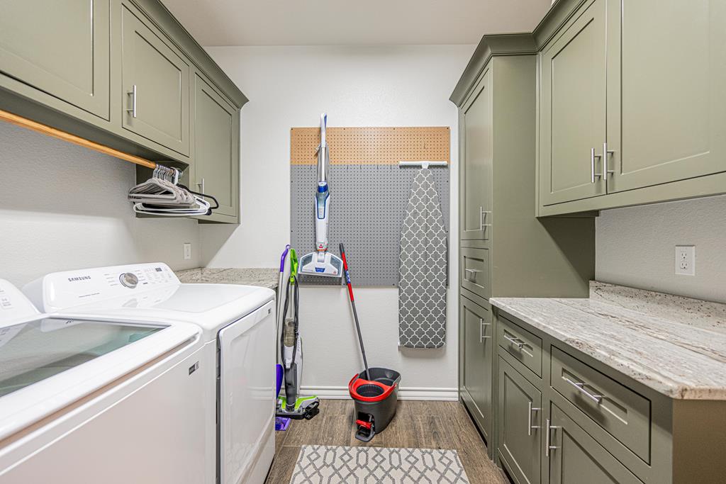 Midland, Texas, 79707, United States, 4 Bedrooms Bedrooms, ,3 BathroomsBathrooms,Residential,For Sale,1989099