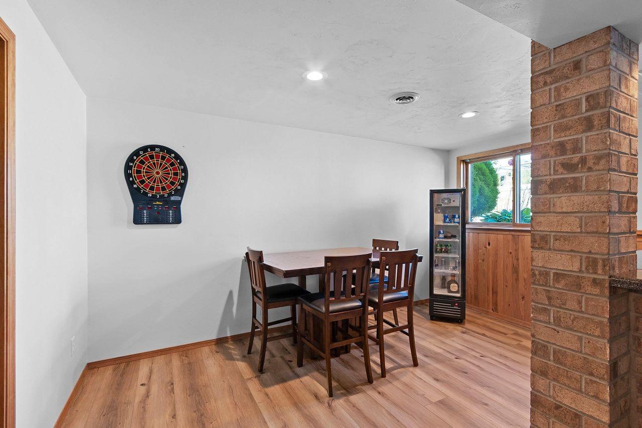 GREEN BAY, Wisconsin, 54302, United States, 3 Bedrooms Bedrooms, ,4 BathroomsBathrooms,Residential,For Sale,1818314