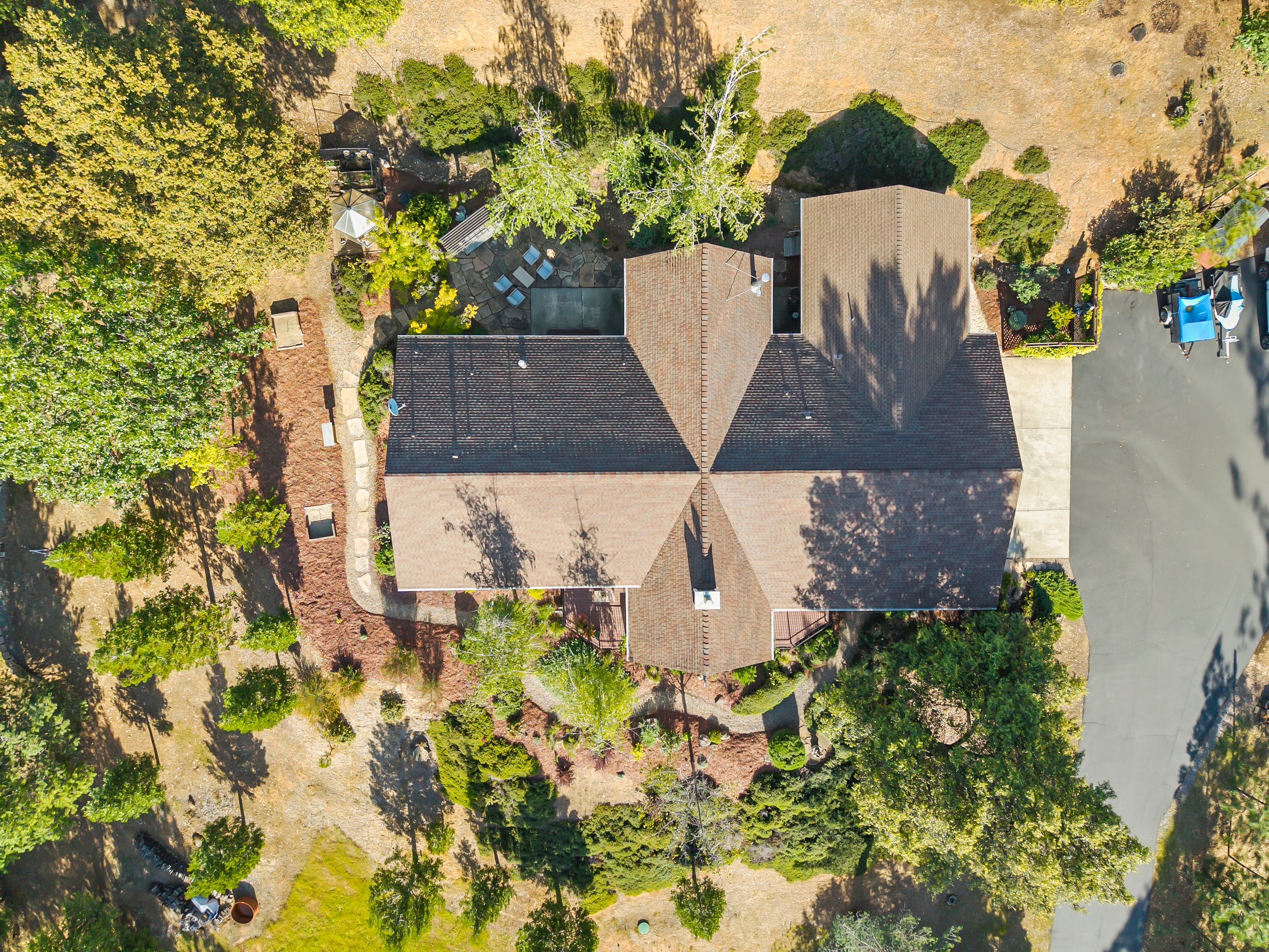  Thoughtfully Designed Living with Income Potential - 物件實景