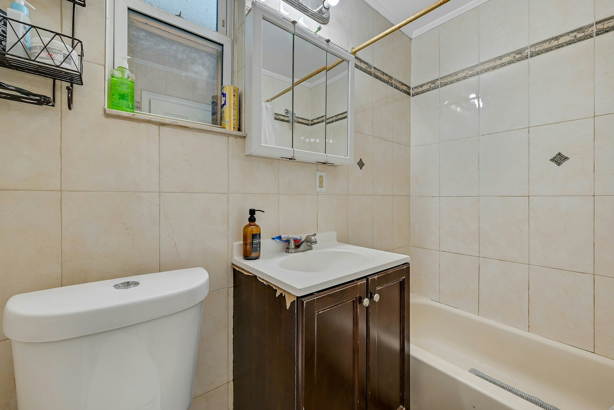  8804 3rd Avenue, North Bergen, NJ 07047 - 物件實景