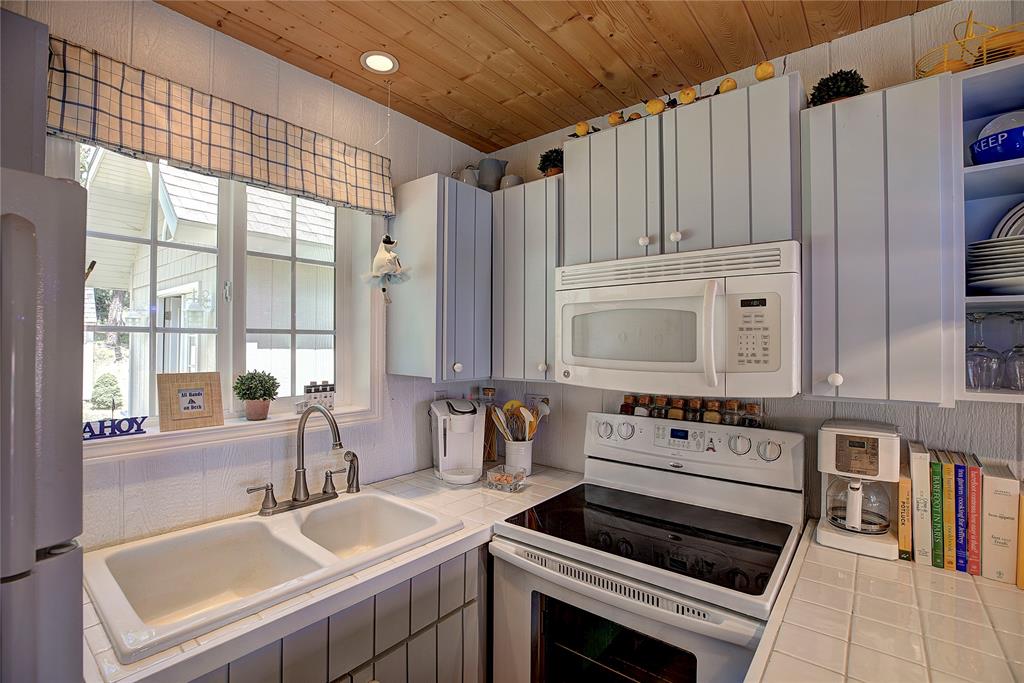 Polson, Montana, 59860, United States, 2 Bedrooms Bedrooms, ,1 BathroomBathrooms,Residential,For Sale,1870410