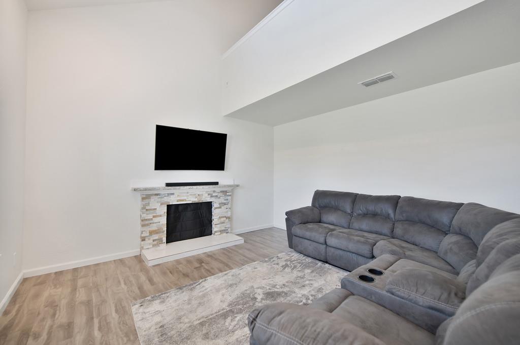 Roseville, California, 95747, United States, 3 Bedrooms Bedrooms, ,2 BathroomsBathrooms,Residential,For Sale,1907474