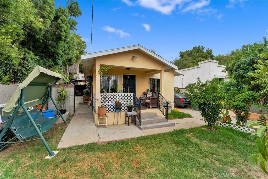 Los Angeles, California, 90065, United States, 2 Bedrooms Bedrooms, ,1 BathroomBathrooms,Residential,For Sale,1931706